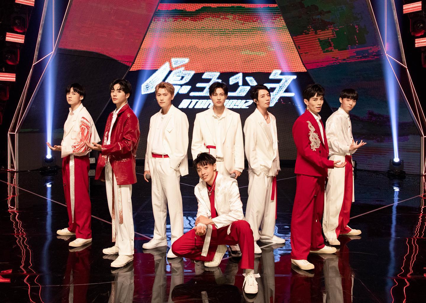 《原子少年》每集都有很多噱頭，上集就找了JPM和「地球」團員一起合作。（翻攝原子少年臉書）