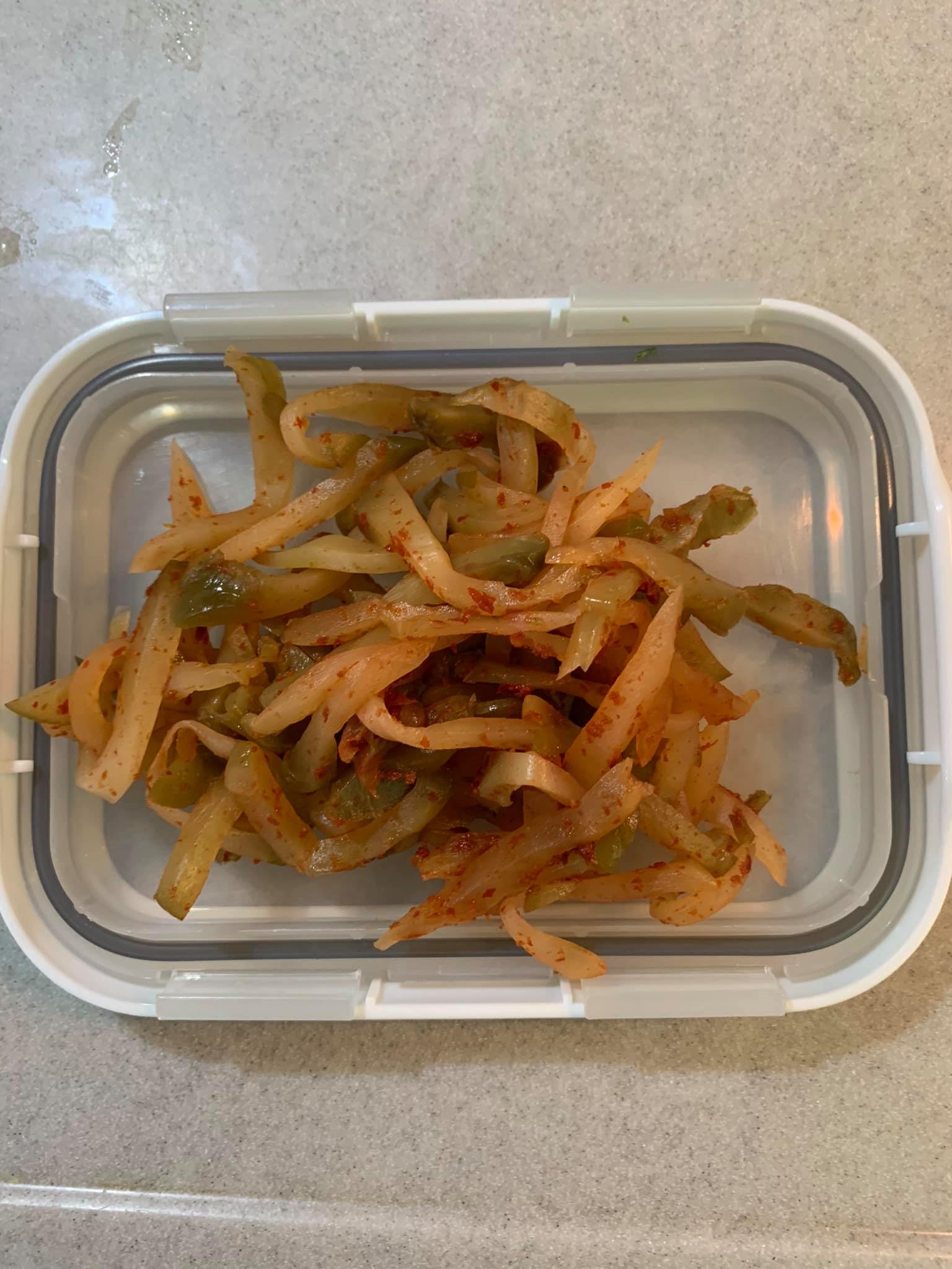 煮高湯用的榨菜。