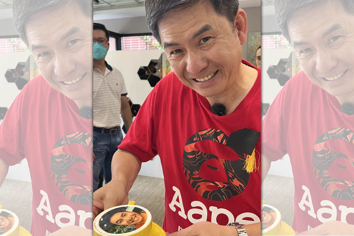 洪都拉斯手作特調印有自己3D影像的咖啡。（民視提供）