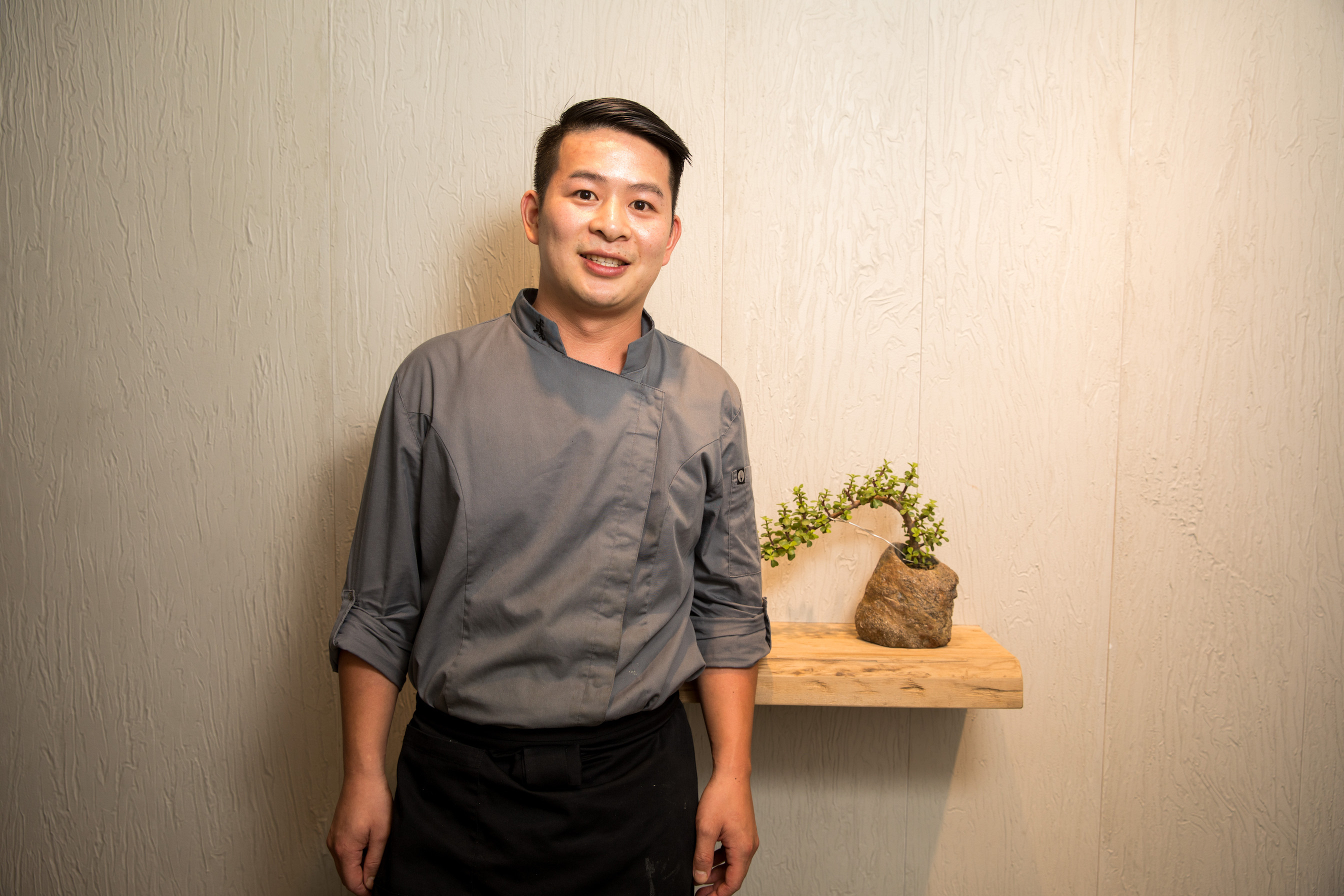 熟客暱稱「Masa」的鐘正芳經過多家不同型態頂級日料的歷練，手藝精湛。