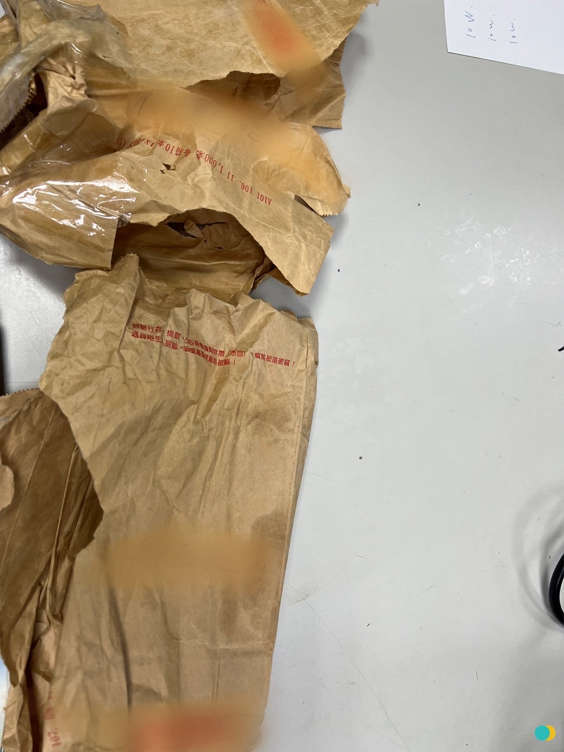 尋獲的200萬元現金。(警方提供)