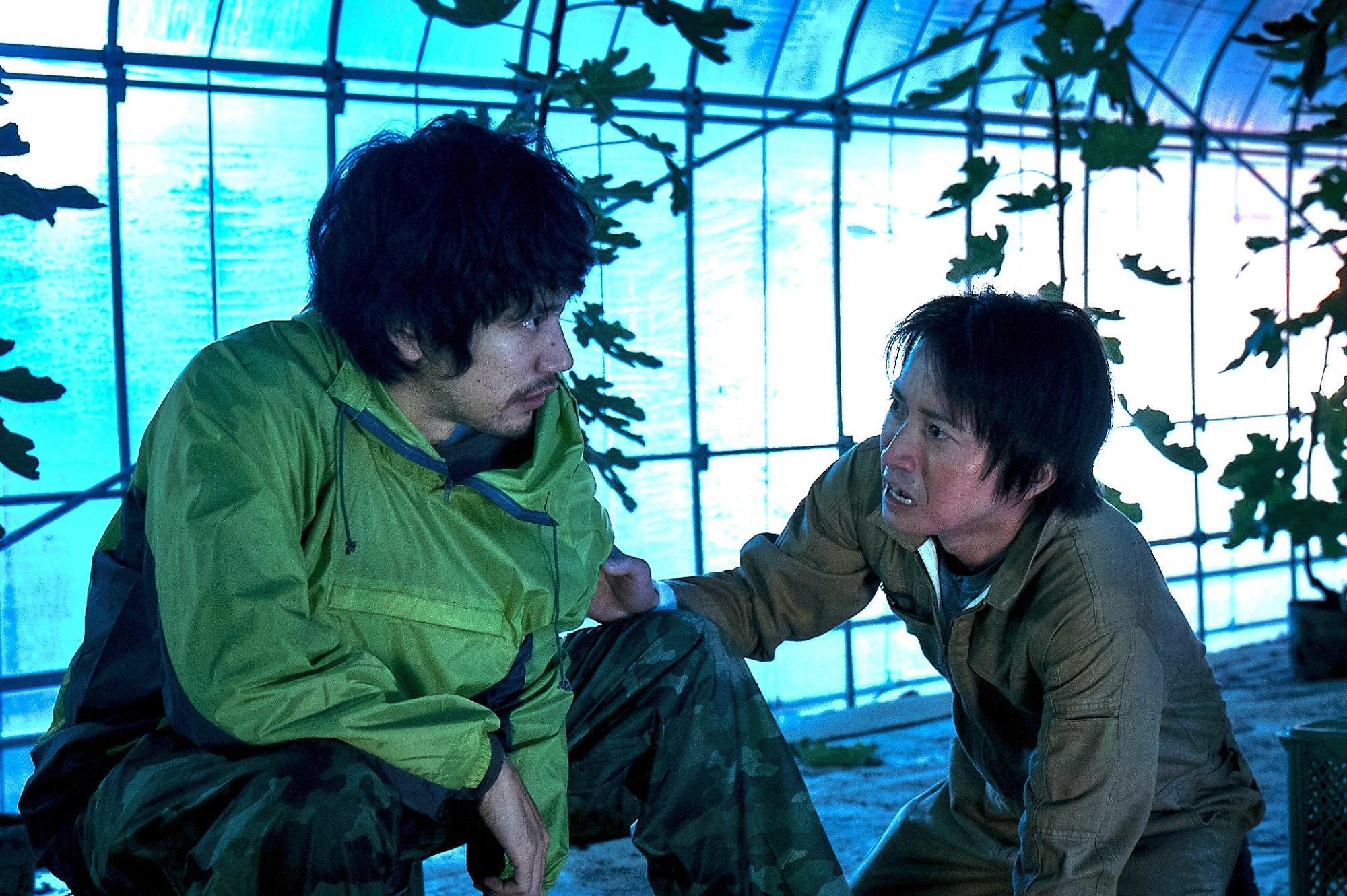 從《死亡筆記本》到電影《噪音》,松山研一與藤原龍也再度聯手飆演技。(車庫提供)