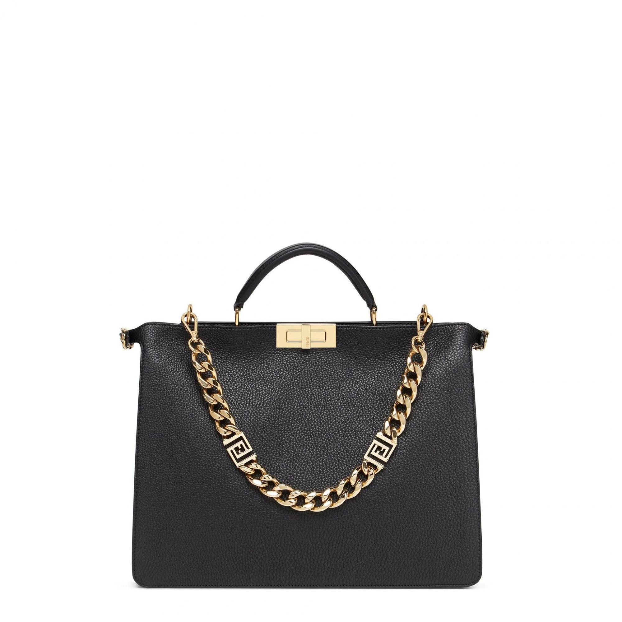 金屬粗練造型Peekaboo ISeeU Medium NT$188,000 FENDI Fendace。(FENDI提供)