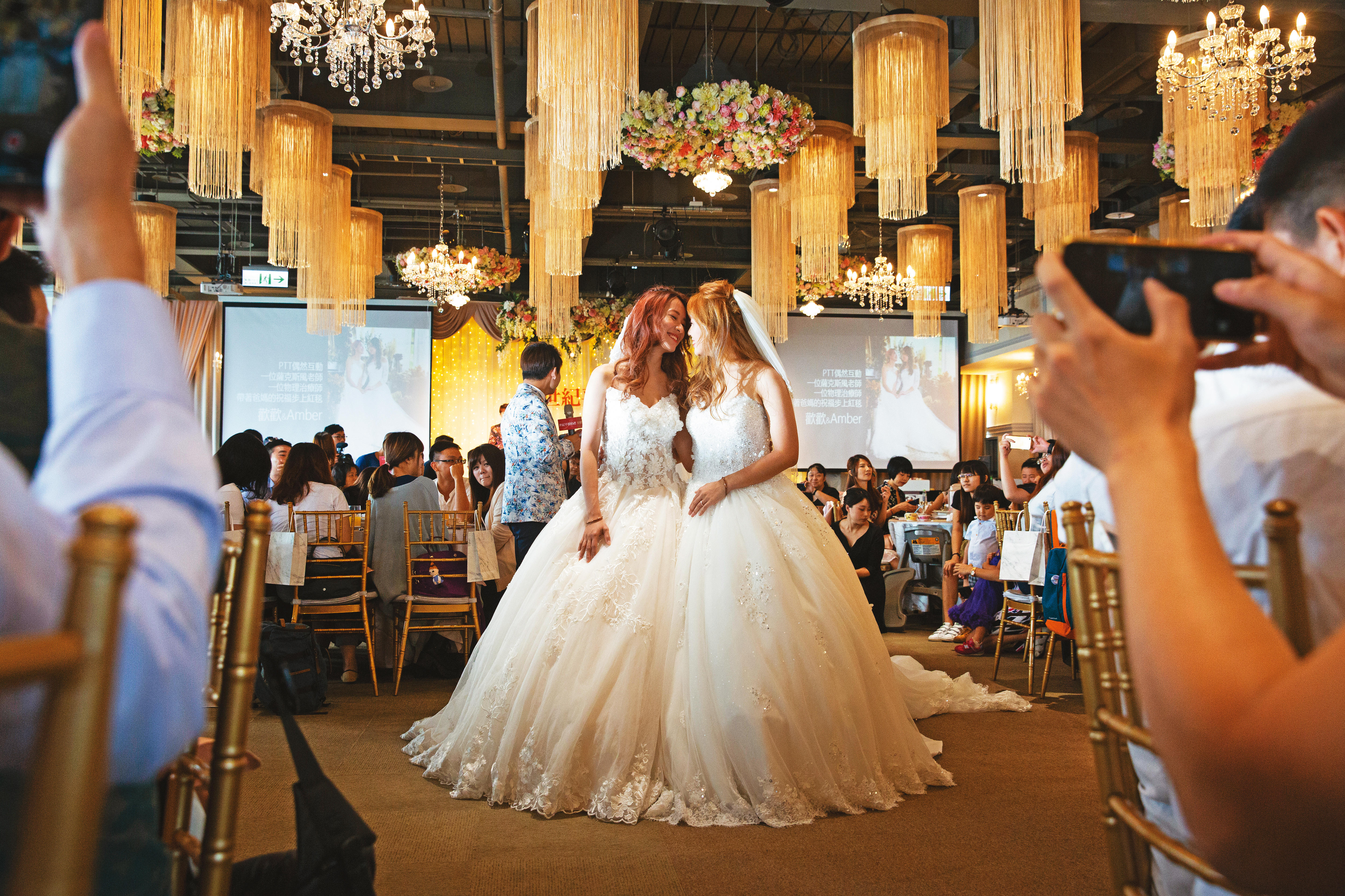 同婚合法化3年來,有7,757對登記結婚,其中女女占7成,同婚離婚比例則約14%。圖為歡歡(黃敏惠)與Amber(王妍萍)2019年結婚,後來傳出離婚。(資料照片)