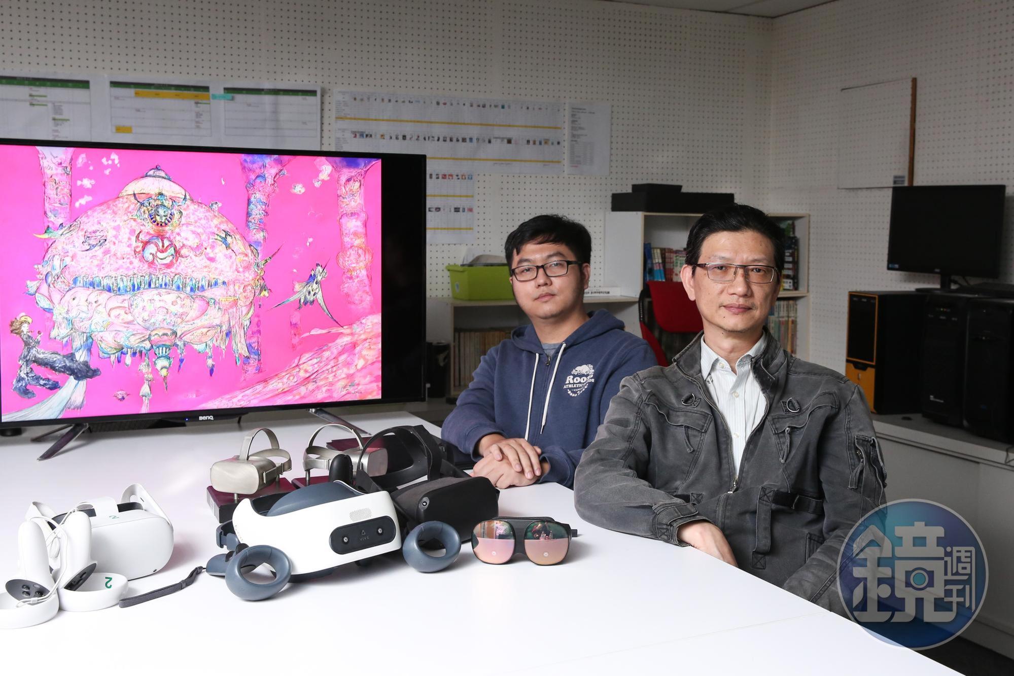 台灣邦鼎科技負責VR技術的建立與研發,將上百幅天野喜孝的畫作3D重現,圖為總經理吳雲中(右)、資深程式設計袁門雋(左)。