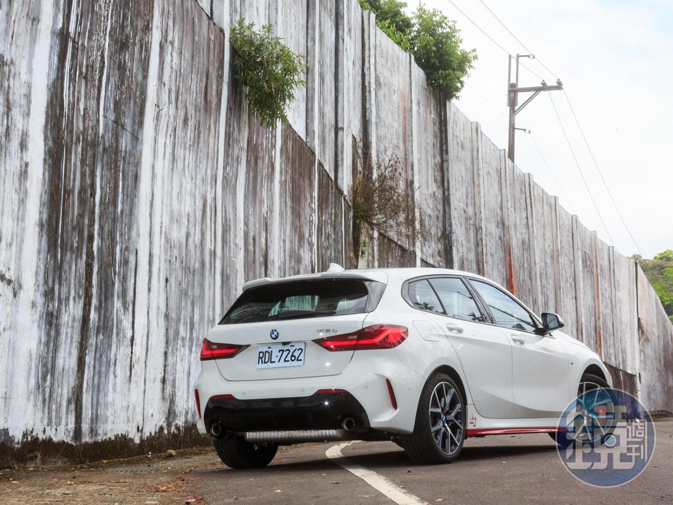 從BMW 128ti上所體驗到的滿滿樂趣，代表了前驅性能鋼砲的市場還算是仍有可為，雖然相較於價格高上一截，但無論是品牌定位與駕馭質感都有著明顯的不同。