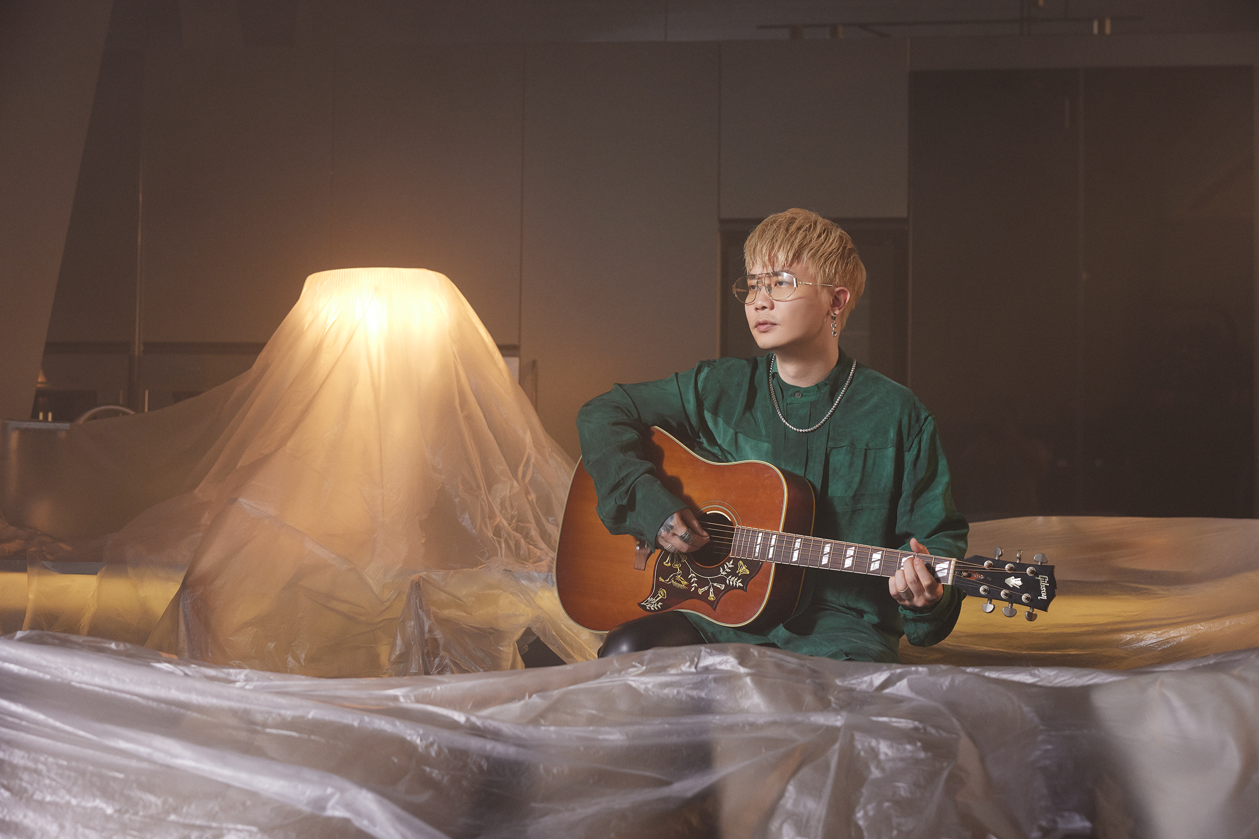 《狂人》專輯「蕭氏情歌」再獻深情力作〈都是我的錯〉。（相信音樂提供）