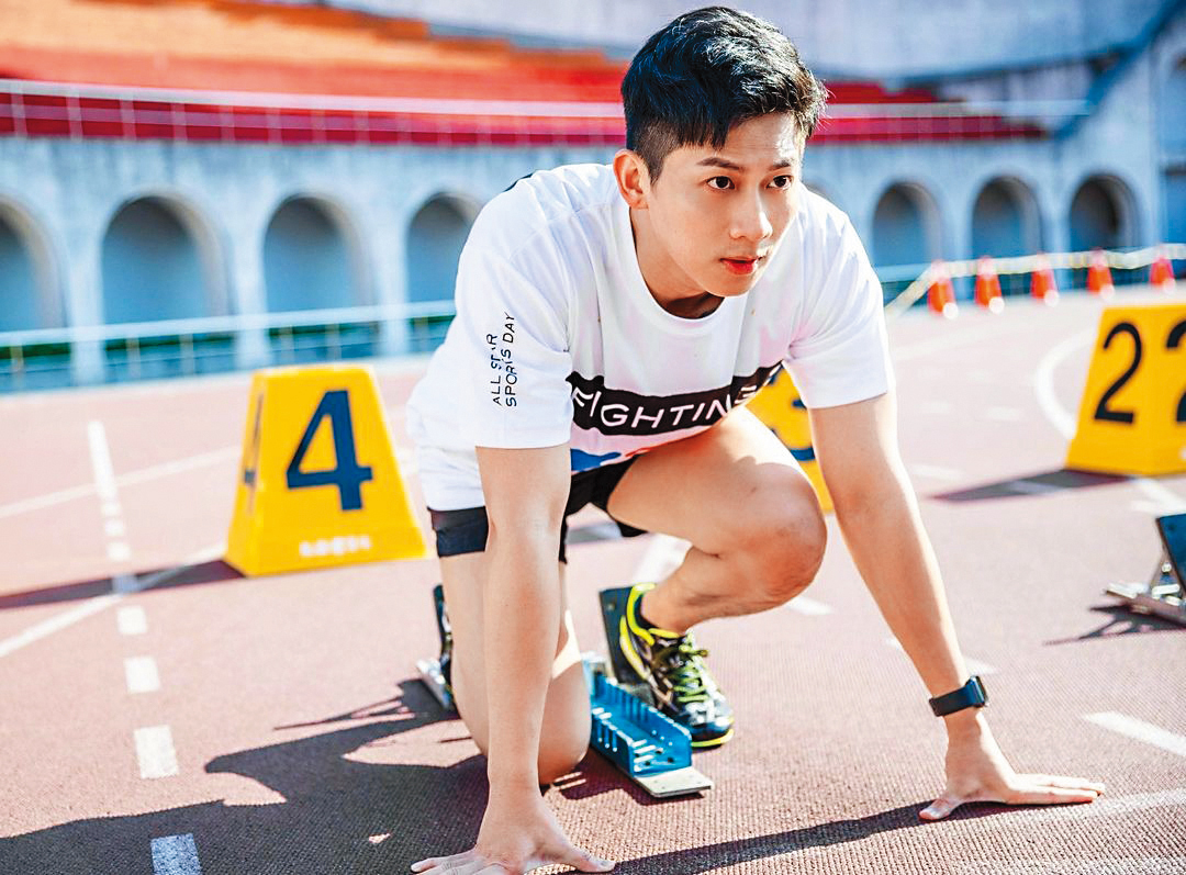 TOP 1前成員何孟遠轉戰《全明星運動會》成名，卻因緋聞陷入谷底。（翻攝自何孟遠IG）