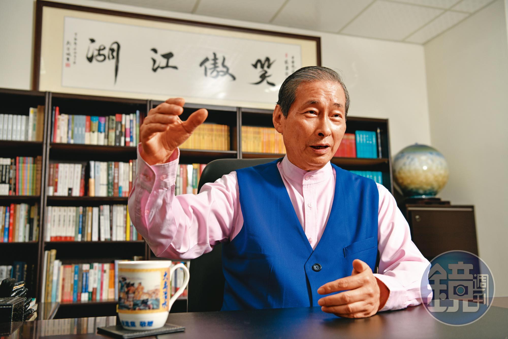 竹聯幫大老白狼張安樂透過柬埔寨人脈，順利營救出5名台灣年輕人。