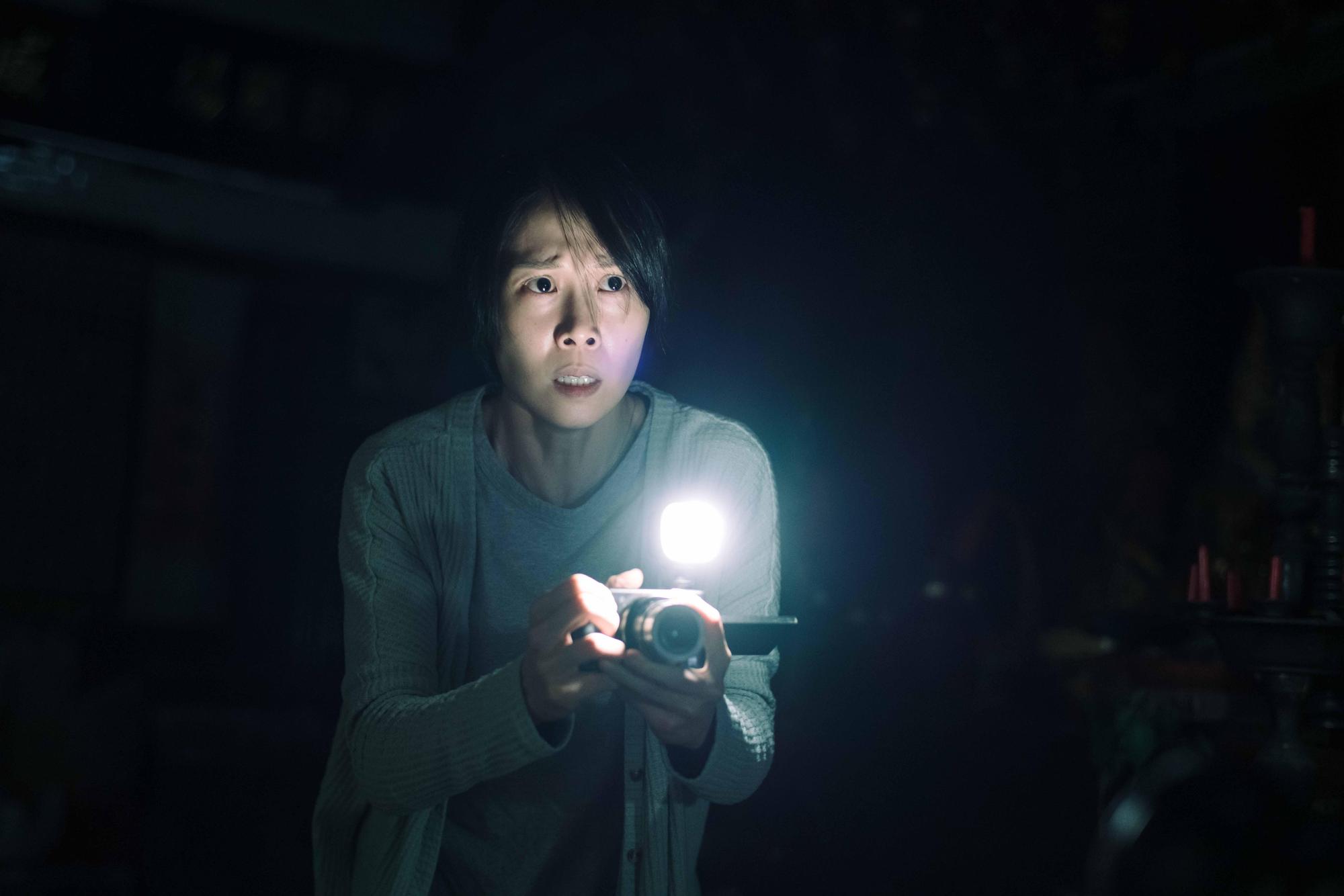 第一次演電影女主角就要跟林嘉欣等人PK影后, 蔡亘晏表示非常榮幸。(牽猴子)