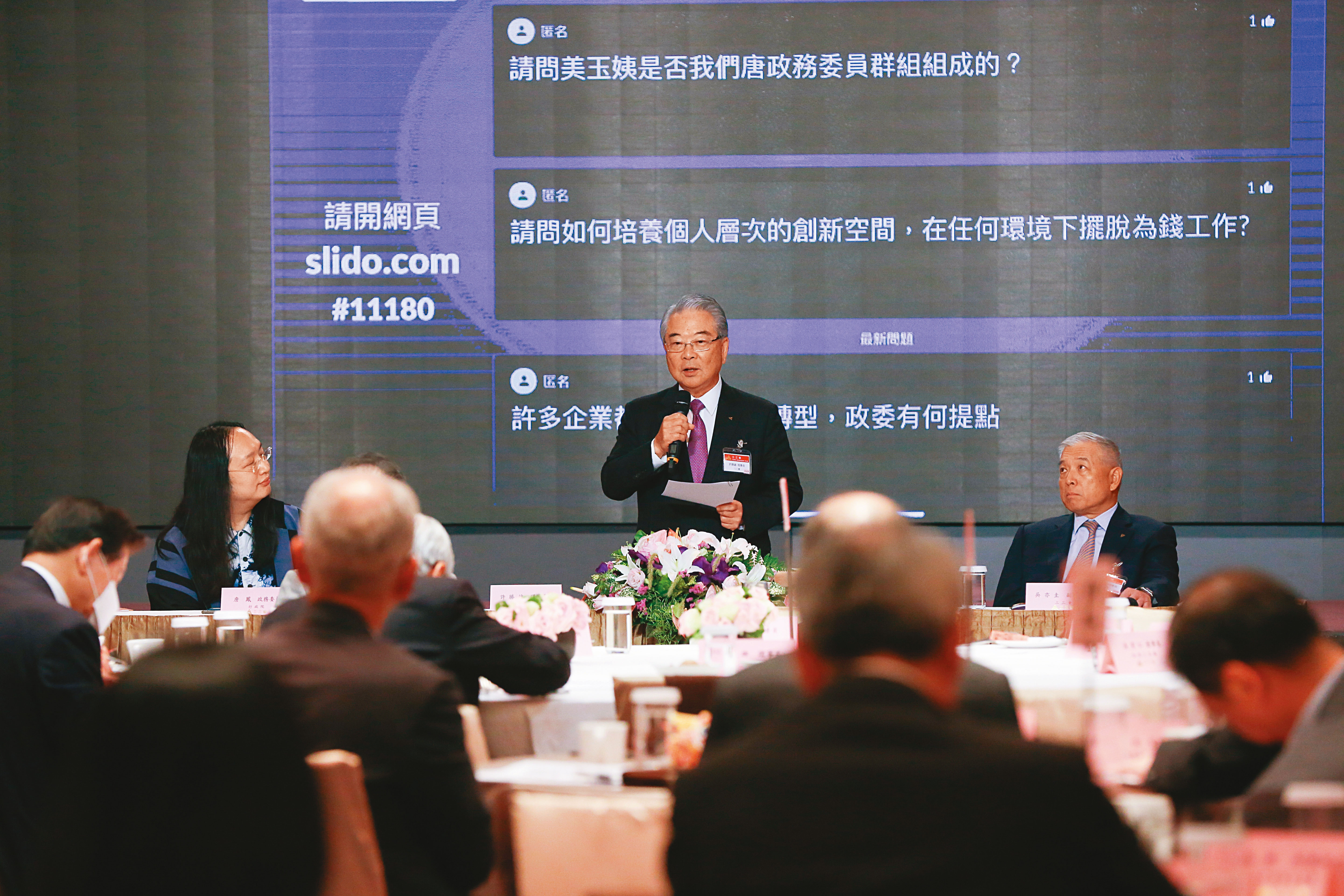 疫情延燒超過兩年，許勝雄為科技業提出兩大警訊。