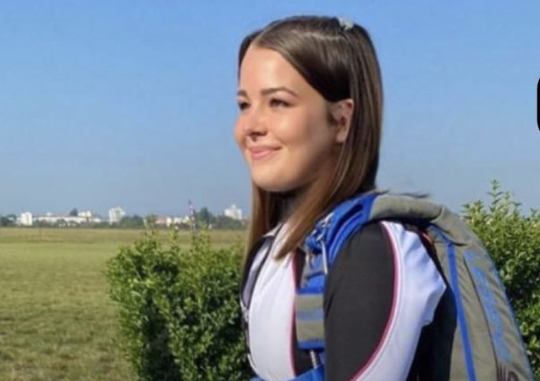 23歲的荷爾卡斯塔日前和友人相約玩跳傘，但她因降落傘打不開，從1,000公尺的高空墜落慘死。（翻攝IG  ＠pulzo_col）