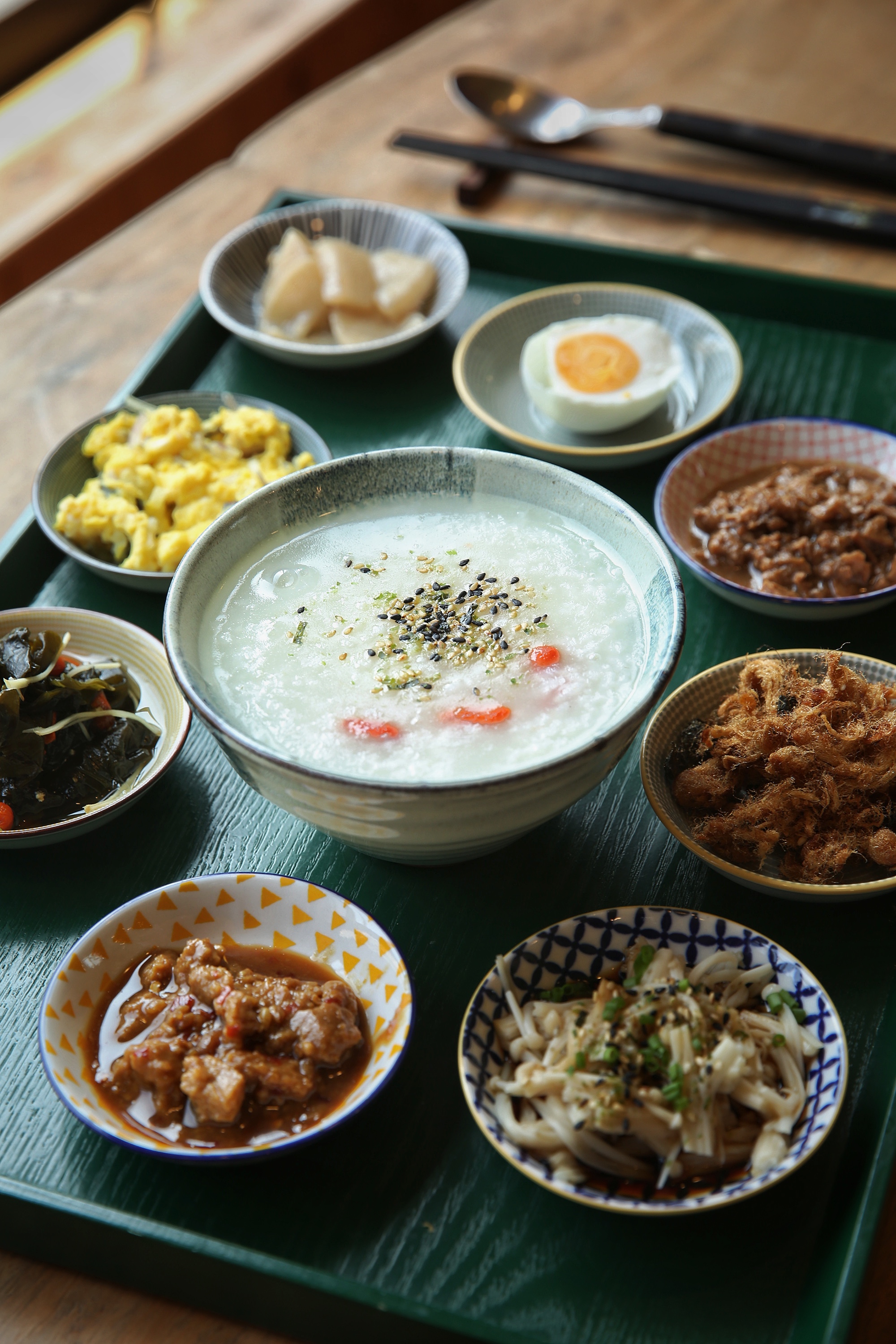 住宿兩碗以上，就能品嘗到不同的早餐菜色，像是清粥小菜。