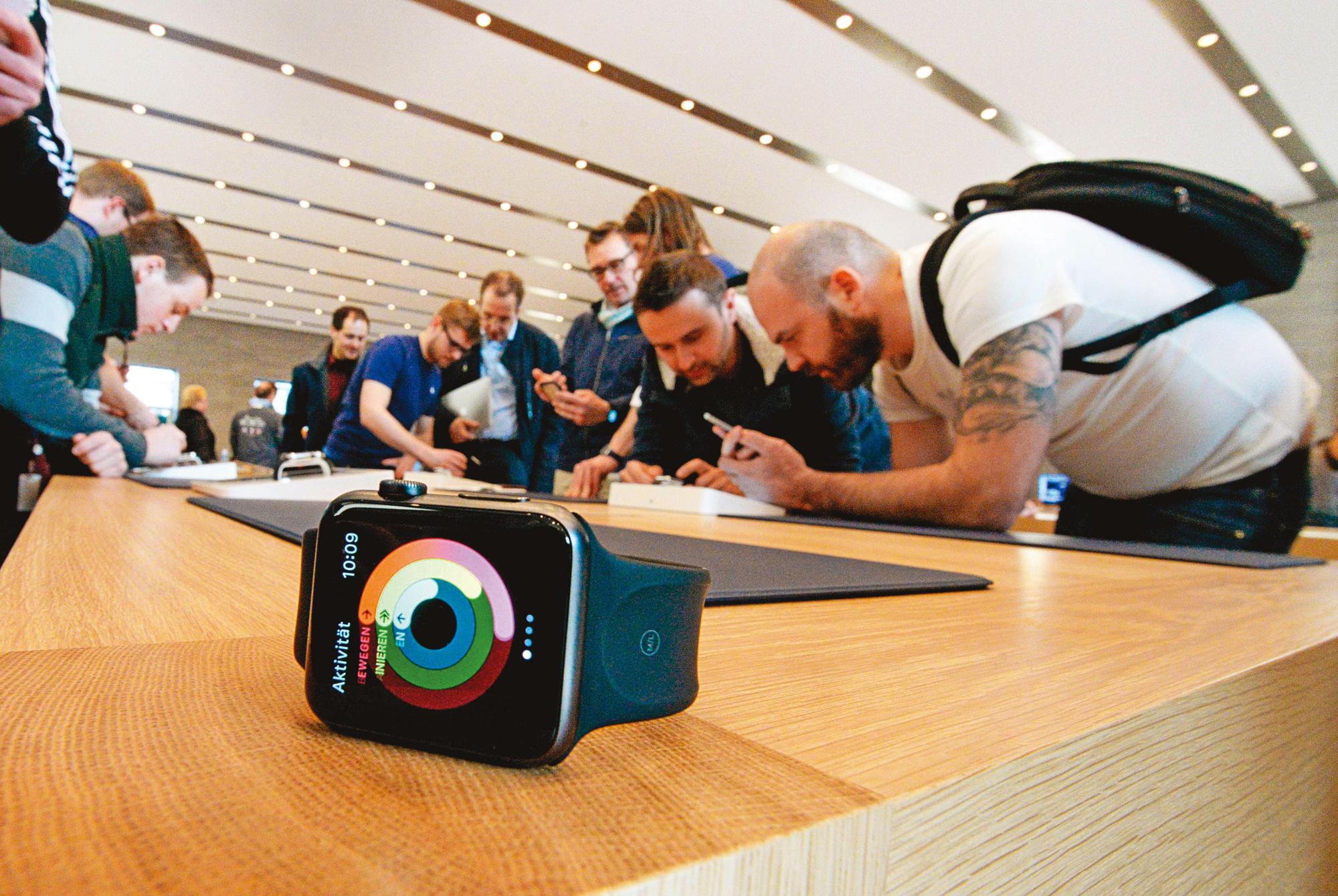 蘋果Apple Watch透過台亞協助,得以具備心律、血氧偵測等功能,雙方將在新一代的血糖偵測開發繼續合作。(東方IC)