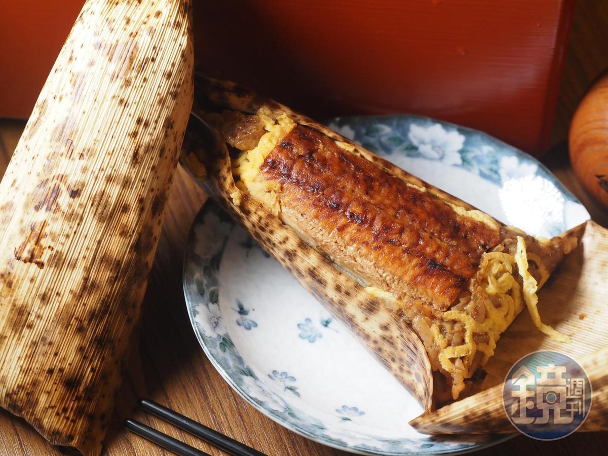 「蒲燒鰻魚粽」的米飯拌有蛋絲和竹筍，且因以高湯和香菇水蒸煮，相當鮮美。