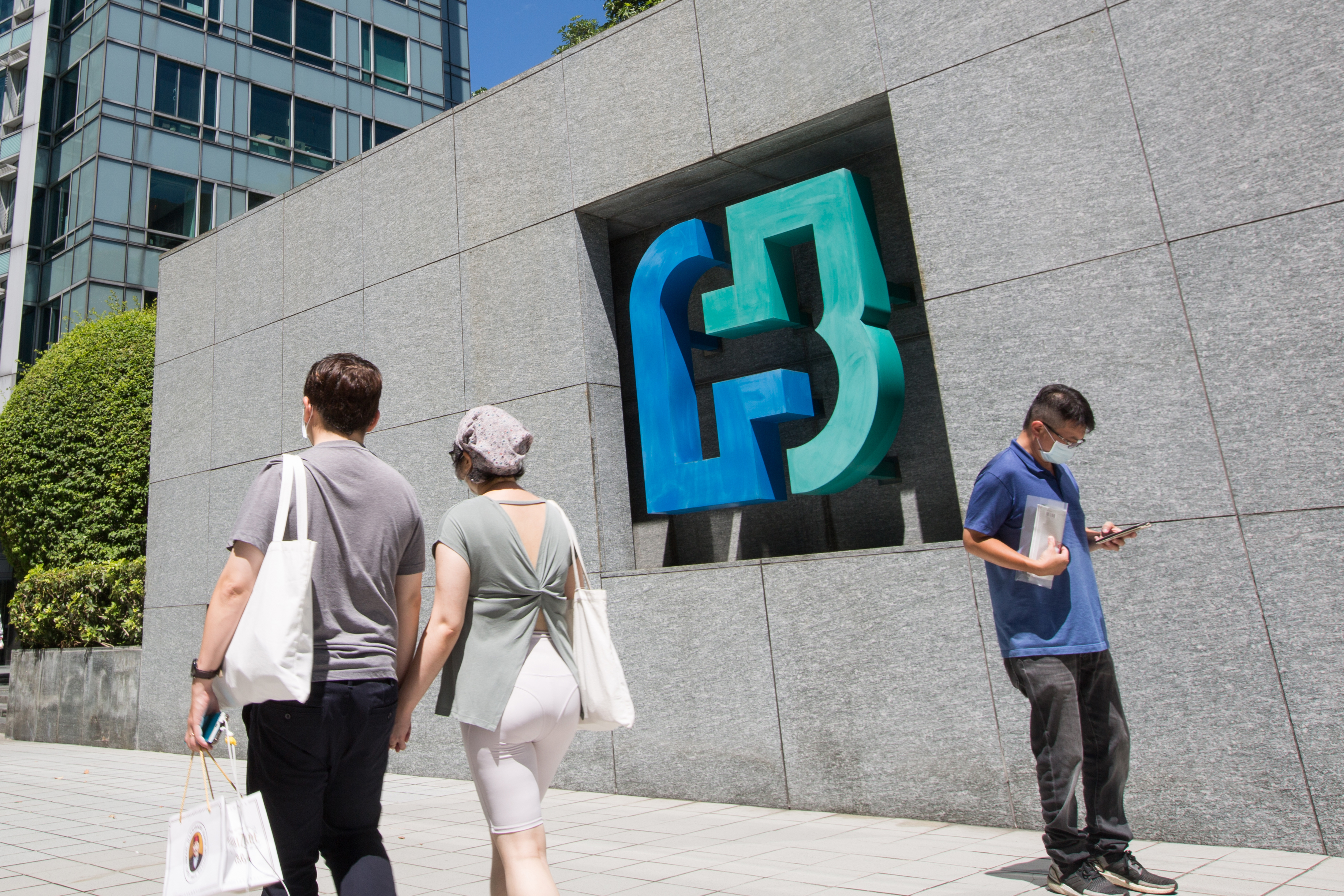 民進黨立委林楚茵指出富邦獲利賺翻天，防疫保單卻不願認賠，擅自修改保單規定。（本刊資料照）