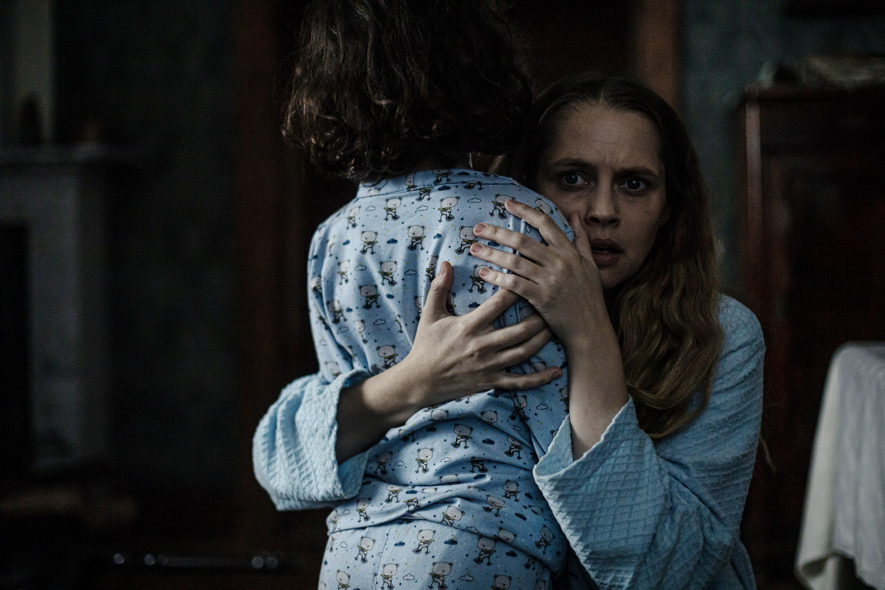 澳洲女星泰瑞莎帕瑪在《鬼雙胞》詮釋喪子母親，她的母愛卻是既脆弱又扭曲。（采昌提供）