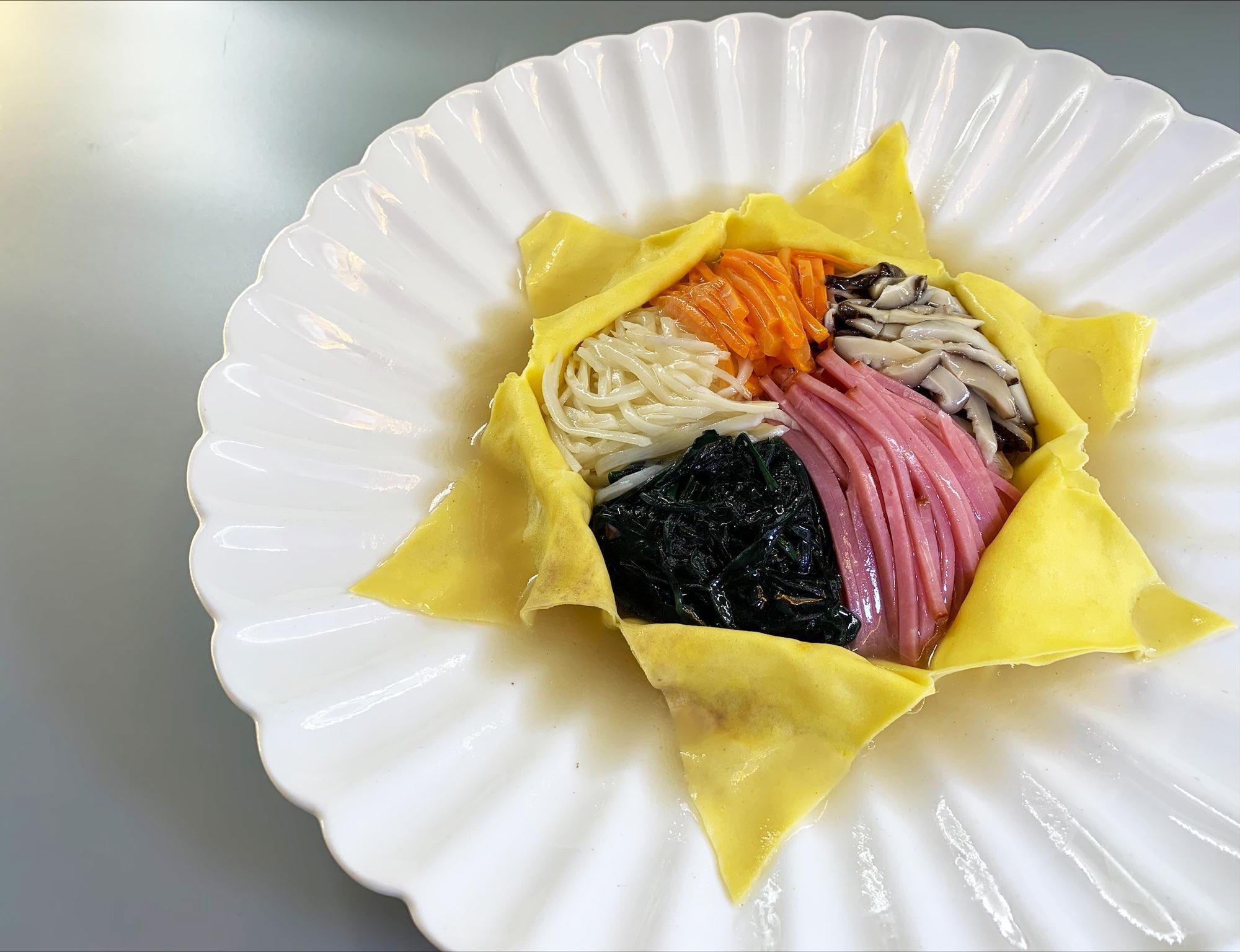 「干貝絲菊花菜」重現老菜風華。（吳健豪提供）