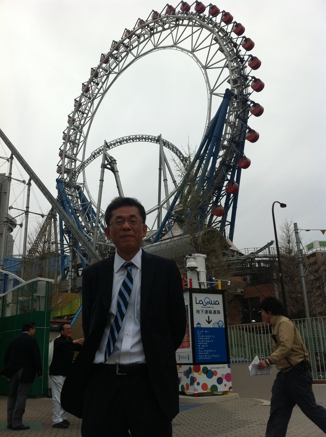 歐陽志宏因工作需要，全球遊樂園跑透透考察。（智崴提供）