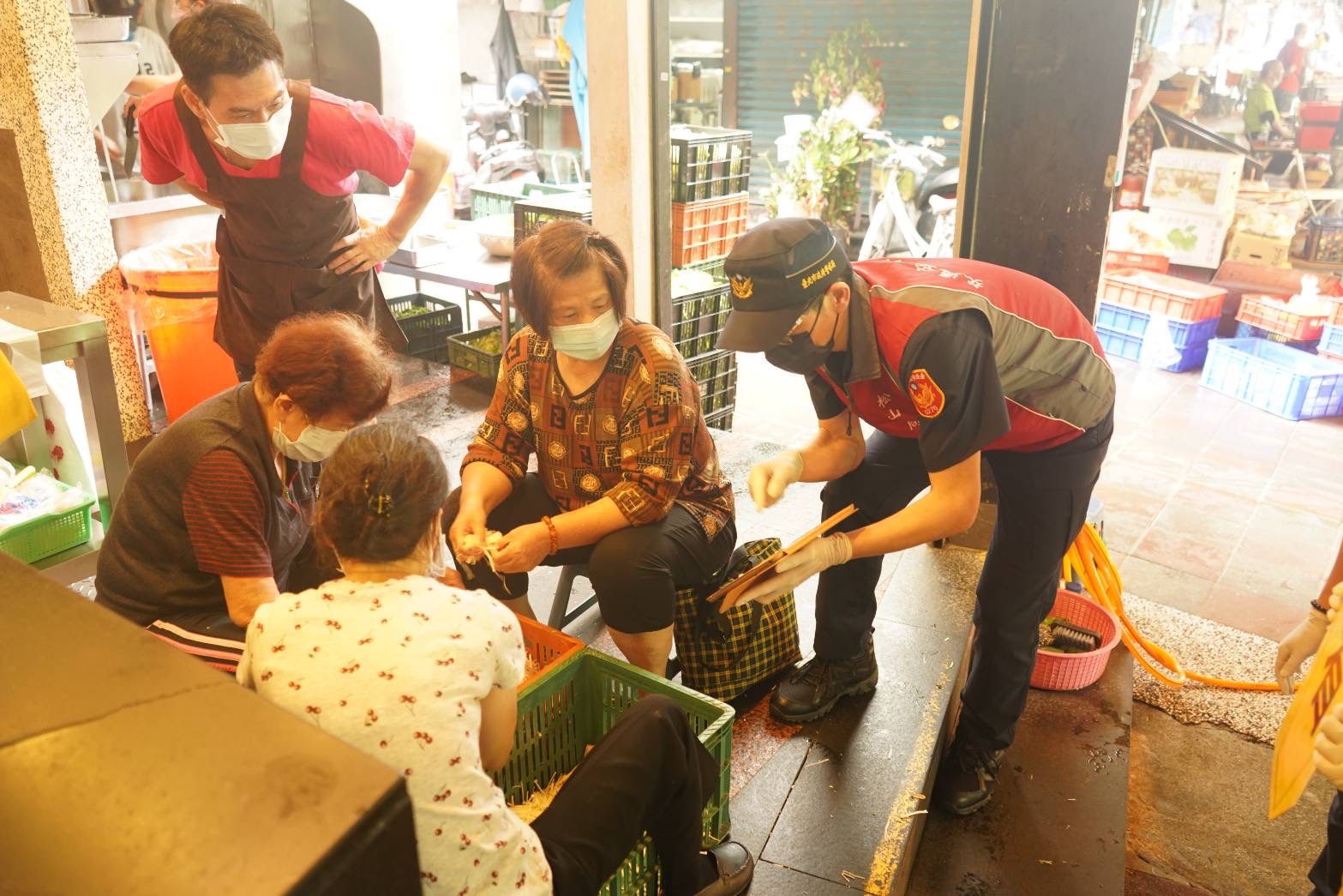 為防範長者機車死傷事故持續攀升，台北市松山分局推出「交安得來速」影片加強宣導。（松山分局提供）