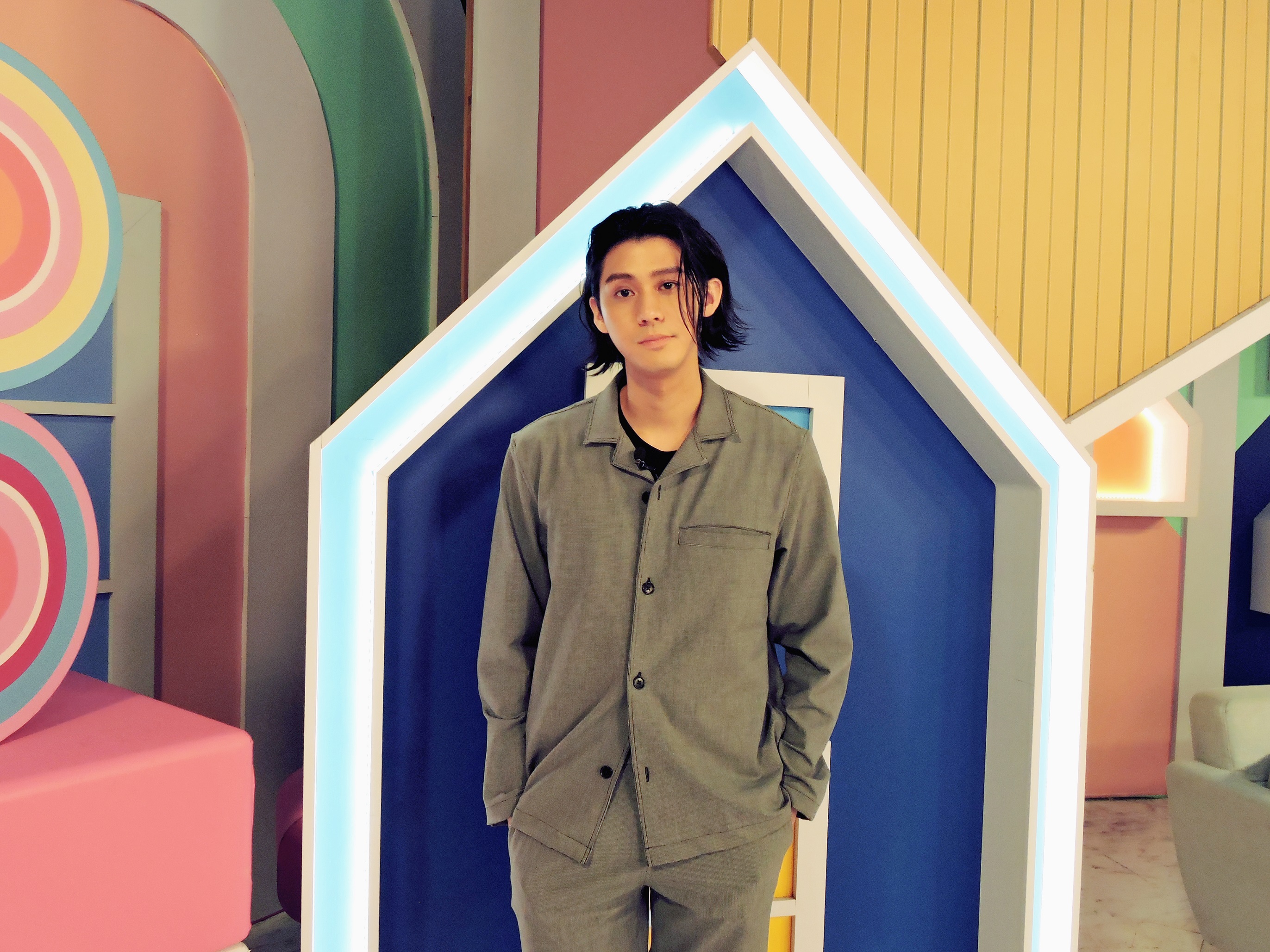 李玉璽到《東森娛樂》分享他的音樂故事。（東森提供）