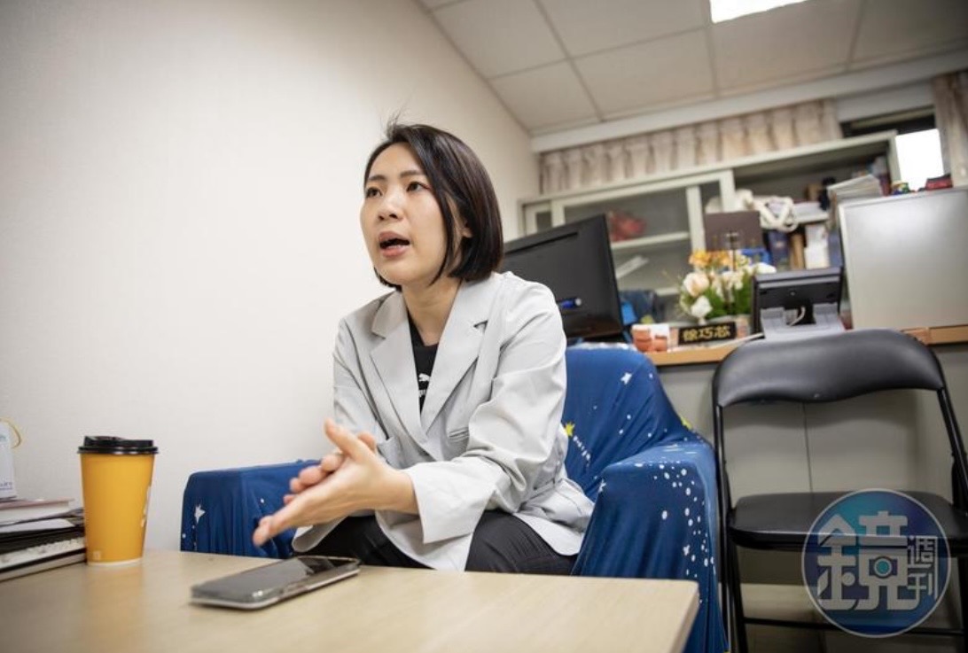 北市議員徐巧芯被爆料紅線違停不給開單，她反駁。（本刊資料照）