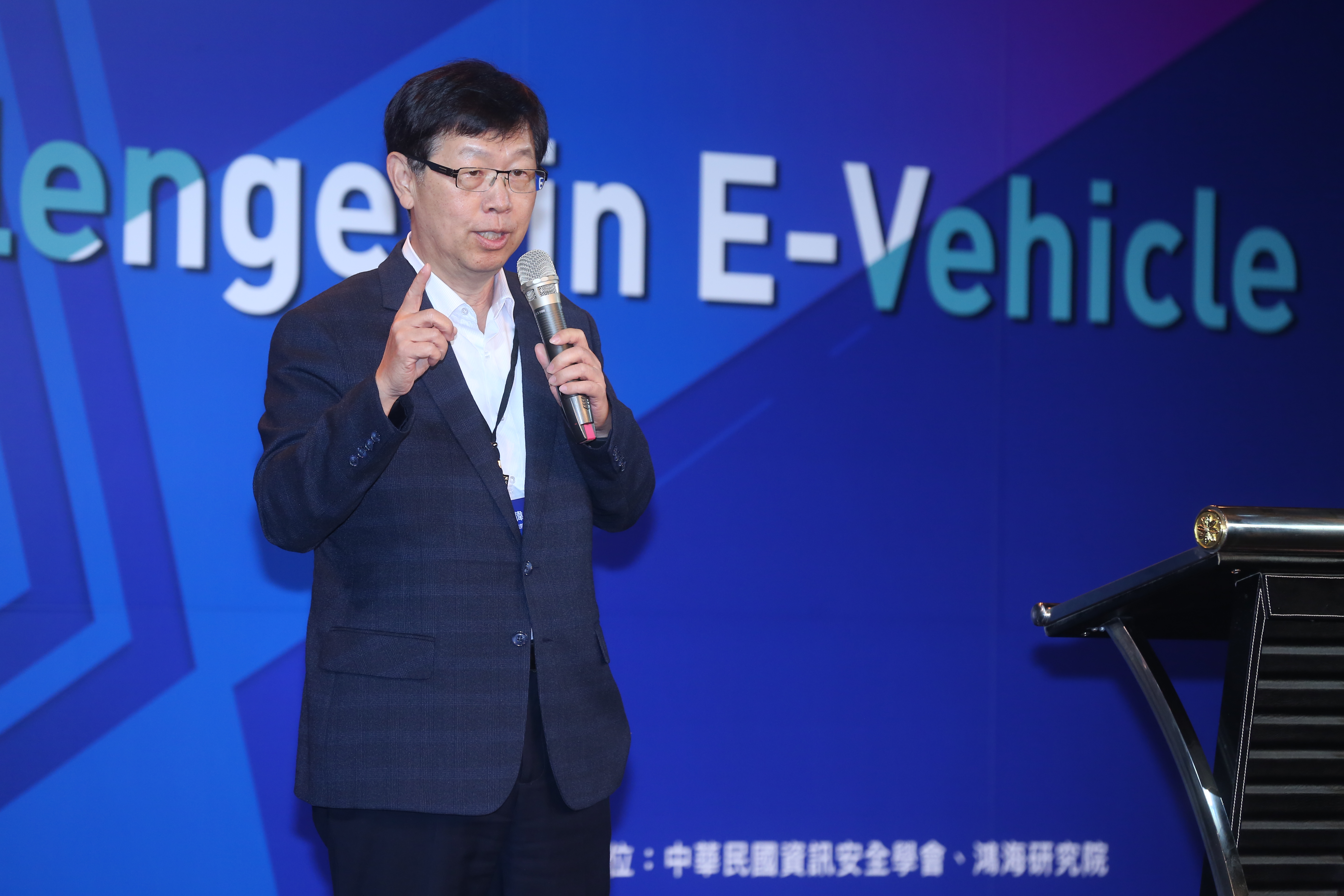 鴻海董事長劉揚偉今日宣布當選電電公會監事會召集人，並為外資僅把鴻海目標價僅調高到125元的結果叫屈。（本刊資料照）