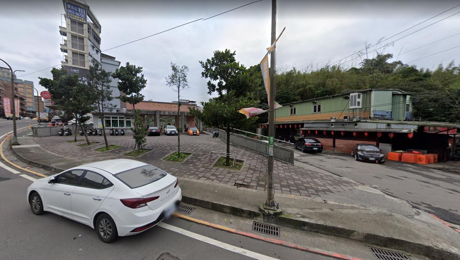 原PO後來坦承是住在基隆信義區，鄉民則起鬨回應：「我在大安路有2,000坪土地，宜蘭員山鄉。」（翻攝google map）