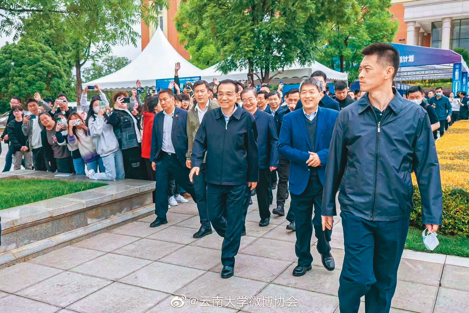 清零政策使中國經濟活動窒息，總理李克強到雲南召開座談會，向全國發出強烈的救經濟訊號，努力在「二十大」來臨前，使經濟盡快回歸正常。（翻攝微博）