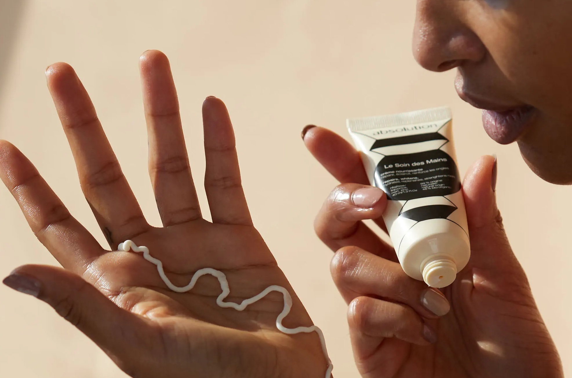 Absolution嫩白美甲護手霜。40ml／NT$650。（10/10 HOPE提供）