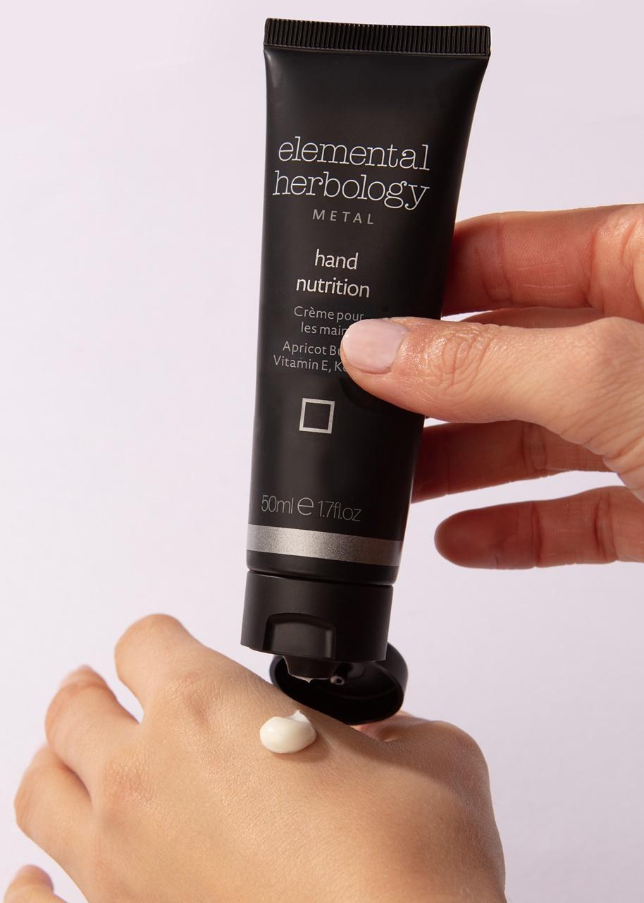 elemental herbology波耳多煥白護手霜。50ml/NT$950。(10/10 HOPE提供)