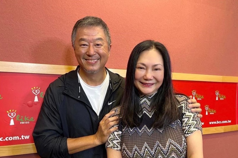 S媽上王偉忠的臉書直播《欸！我說到哪裡了？》。（翻攝自王偉忠臉書）