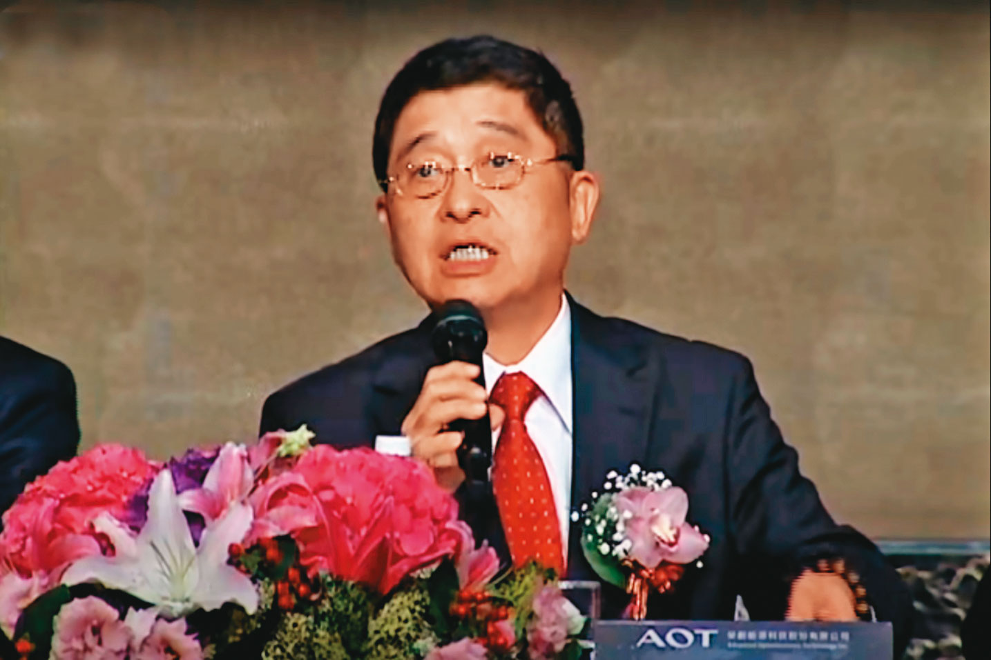 莊宏仁評估廣州廠和深超光電在中國掛牌，同時也要規劃群創、廣州廠與深超三合一的可能性。（翻攝自榮創能源）