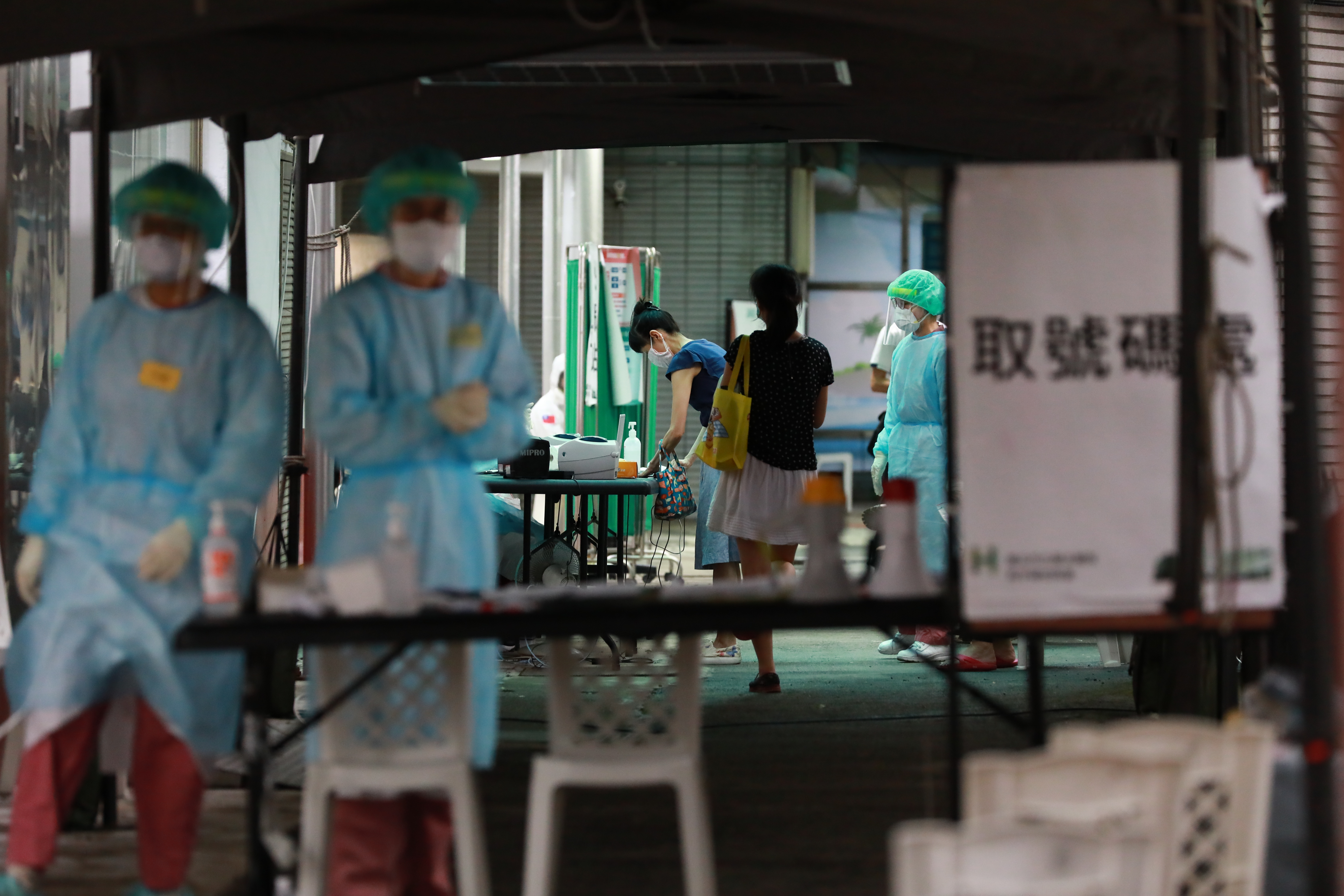 陳時中透露，快篩陽即確診最快於週四上路，屆時篩檢站可作為領藥站。（本刊資料照）