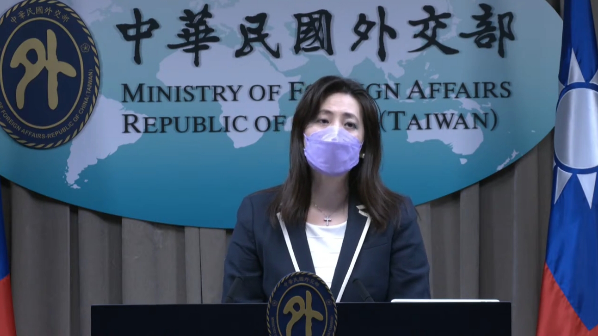 美國總統拜登稱會軍事介入防衛台灣，外交部回應「美國對台承諾是堅若磐石」。（翻攝自外交部線上例行新聞說明會）