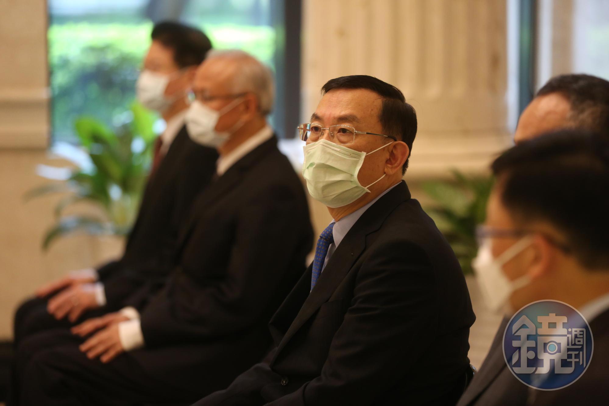 檢察總長邢泰釗上任後首度主持揭牌,他表示全力查賄,包括虛擬貨幣或行動支付等賄選手法也將一併調查。