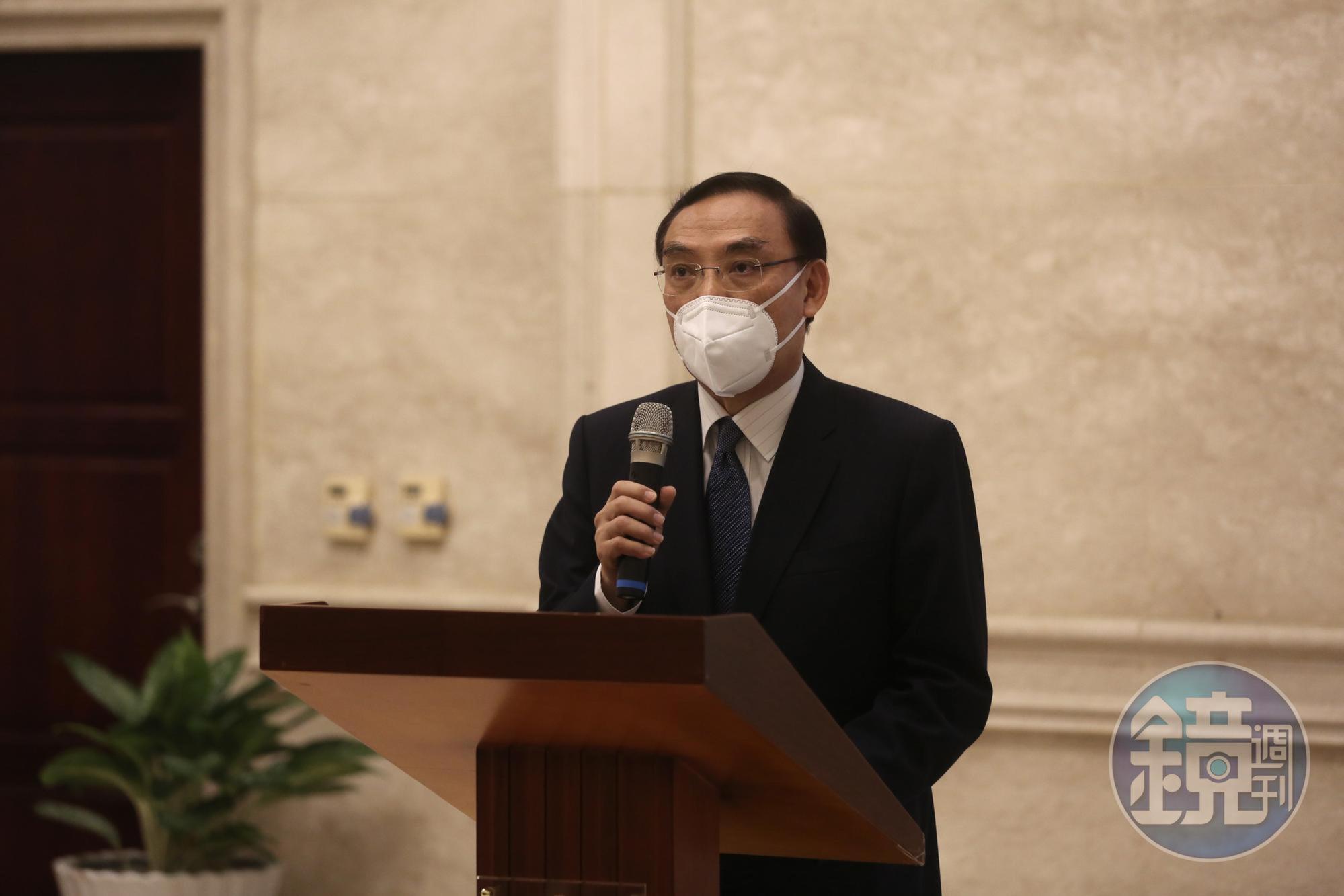 法務部長蔡清祥要求檢警調廉一起合作查賄,嚴查社群平台的選舉假訊息,並杜絕境外勢力介入。