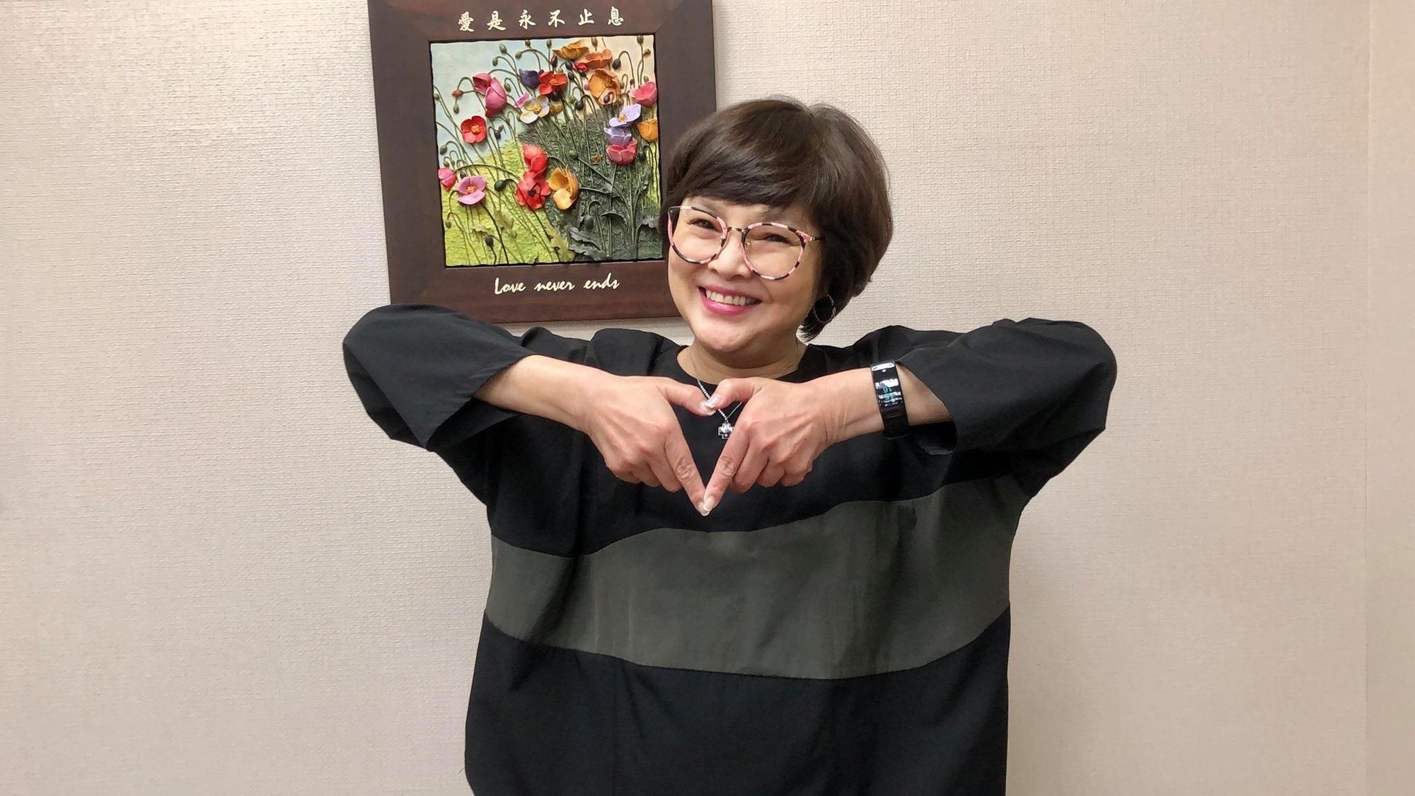 紀寶如坦言照顧獨居老人因疫情募款變少。(翻攝自紀寶如臉書)