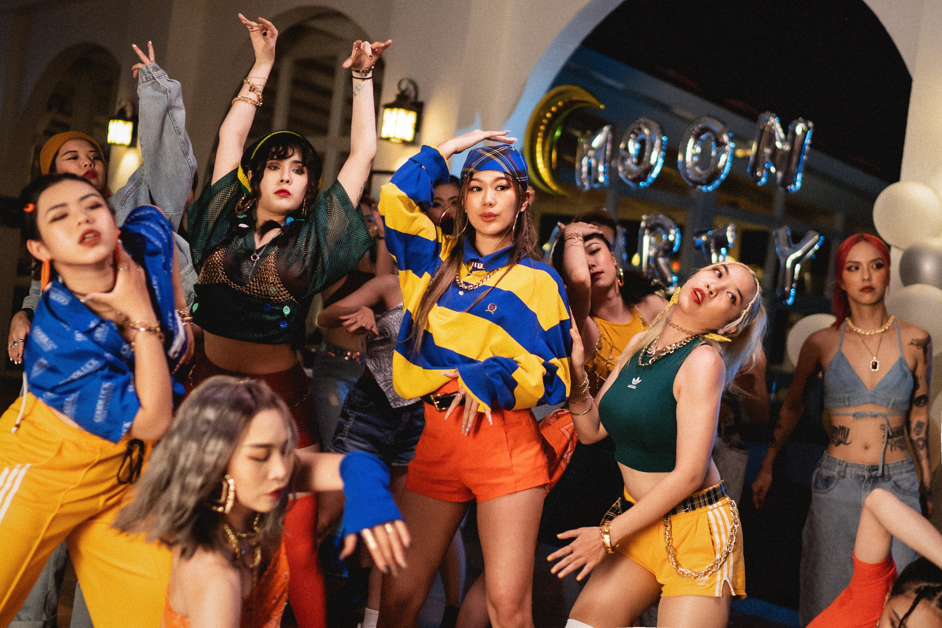 芮德也特別為〈Moon Party〉親自編舞,取名叫「月月舞」。(龍大謝提供)