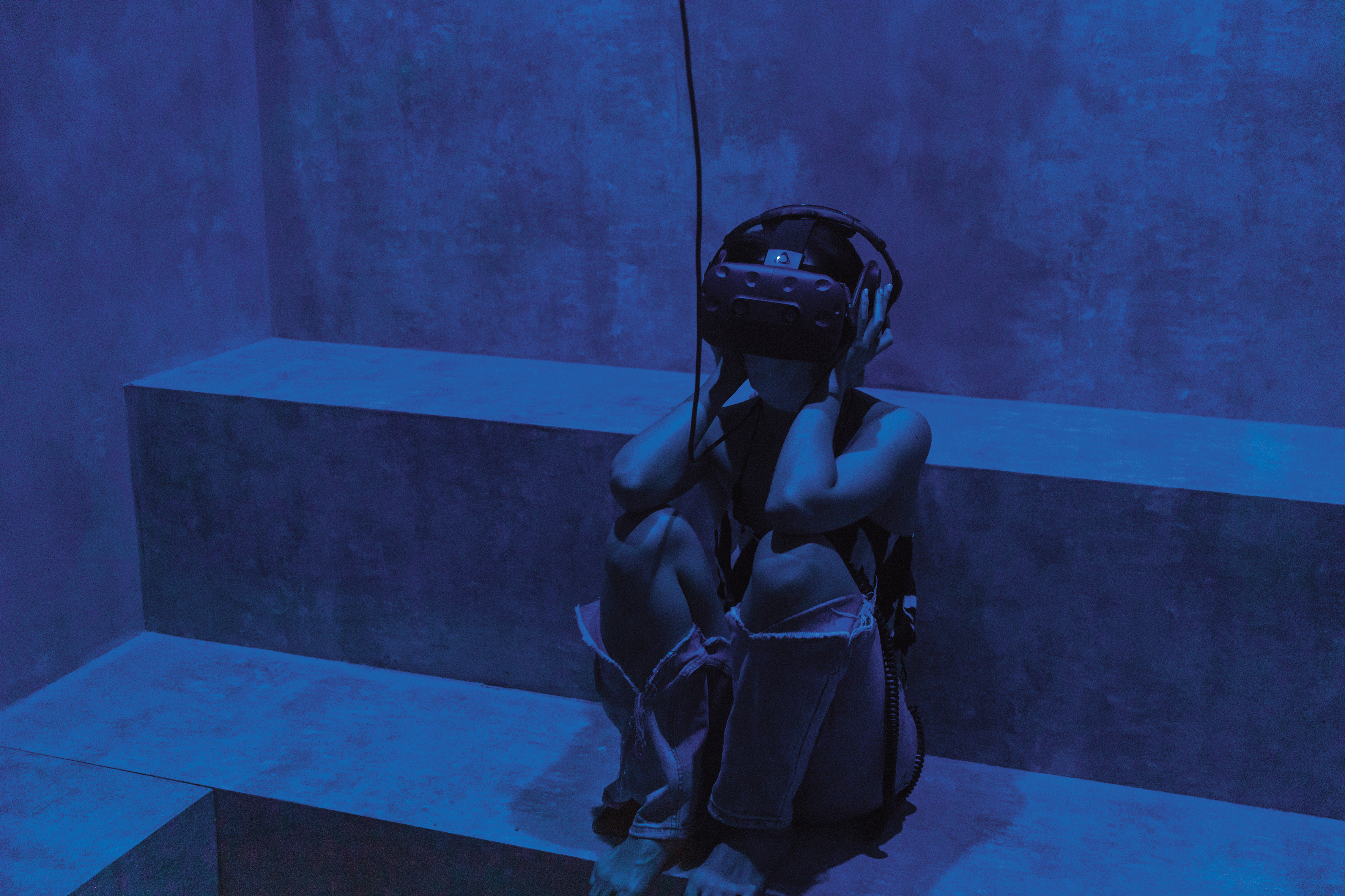 周東彥執導的原創VR《霧中》以8K高畫質帶領觀眾走進同志三溫暖，浸入情欲蒸騰的空間。（高雄市電影館提供）