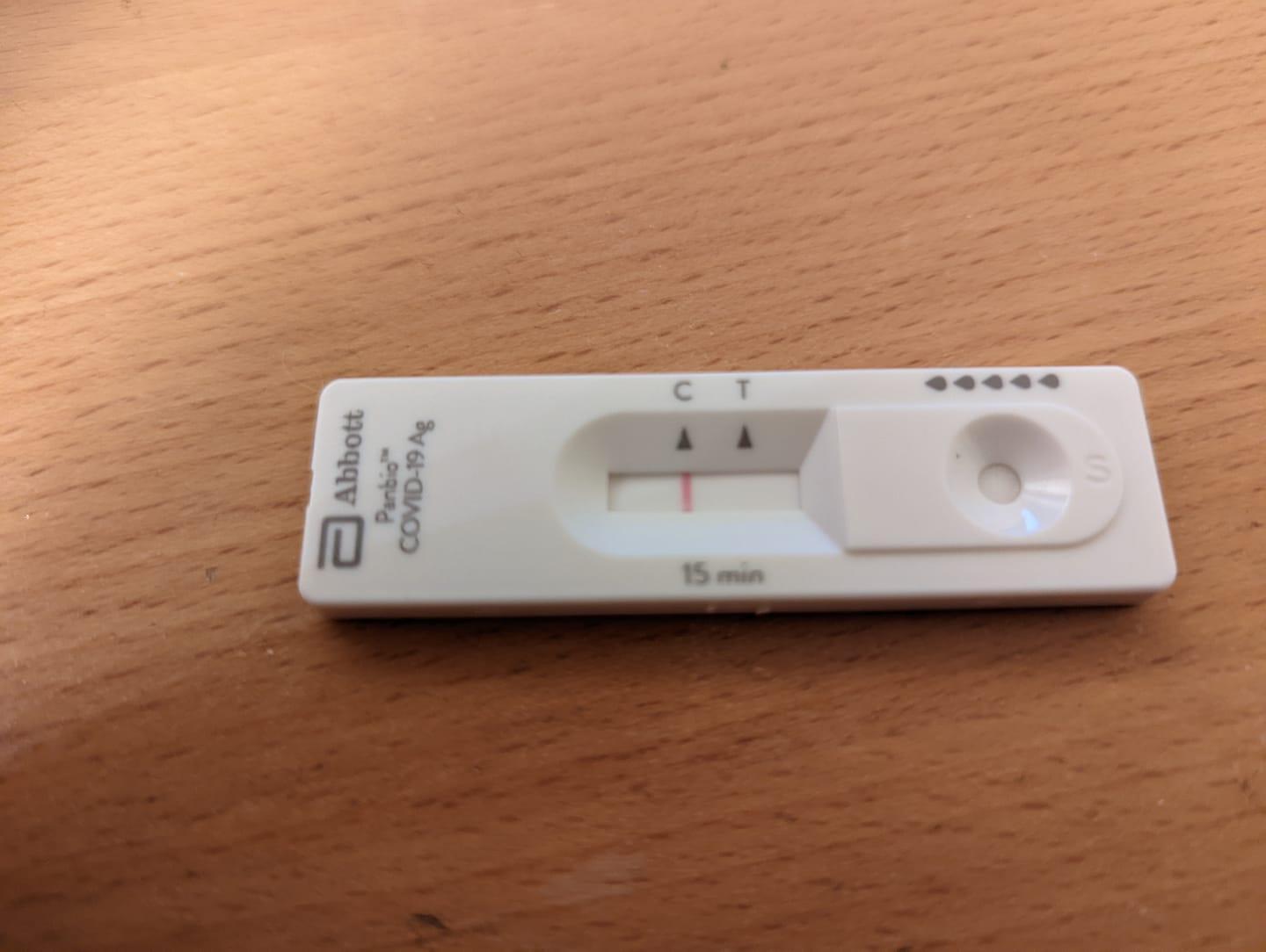 朱學恒在直播後快篩呈現陰性,讓他百思不得其解。(翻攝自朱學恒的阿宅萬事通事務所臉書)