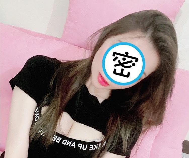 圤智雨透露1位理財專員報名當女優，表示該名女生擁有E級上圍、N次性經驗。（翻攝自圤智雨臉書）