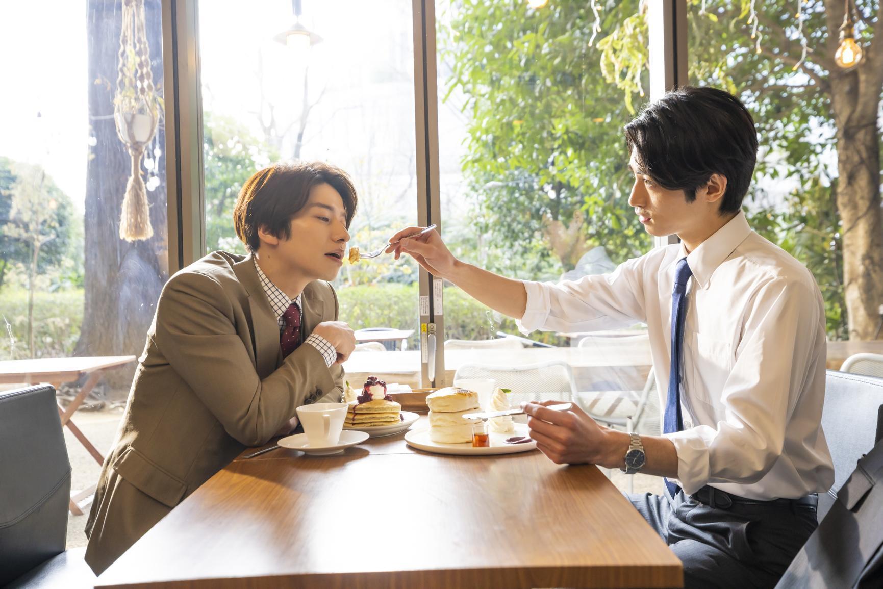 《經典杯子蛋糕》改編自同名BL漫畫，由武田航平（左）搭檔木村達成演出。（《經典杯子蛋糕店》製作委員會提供）