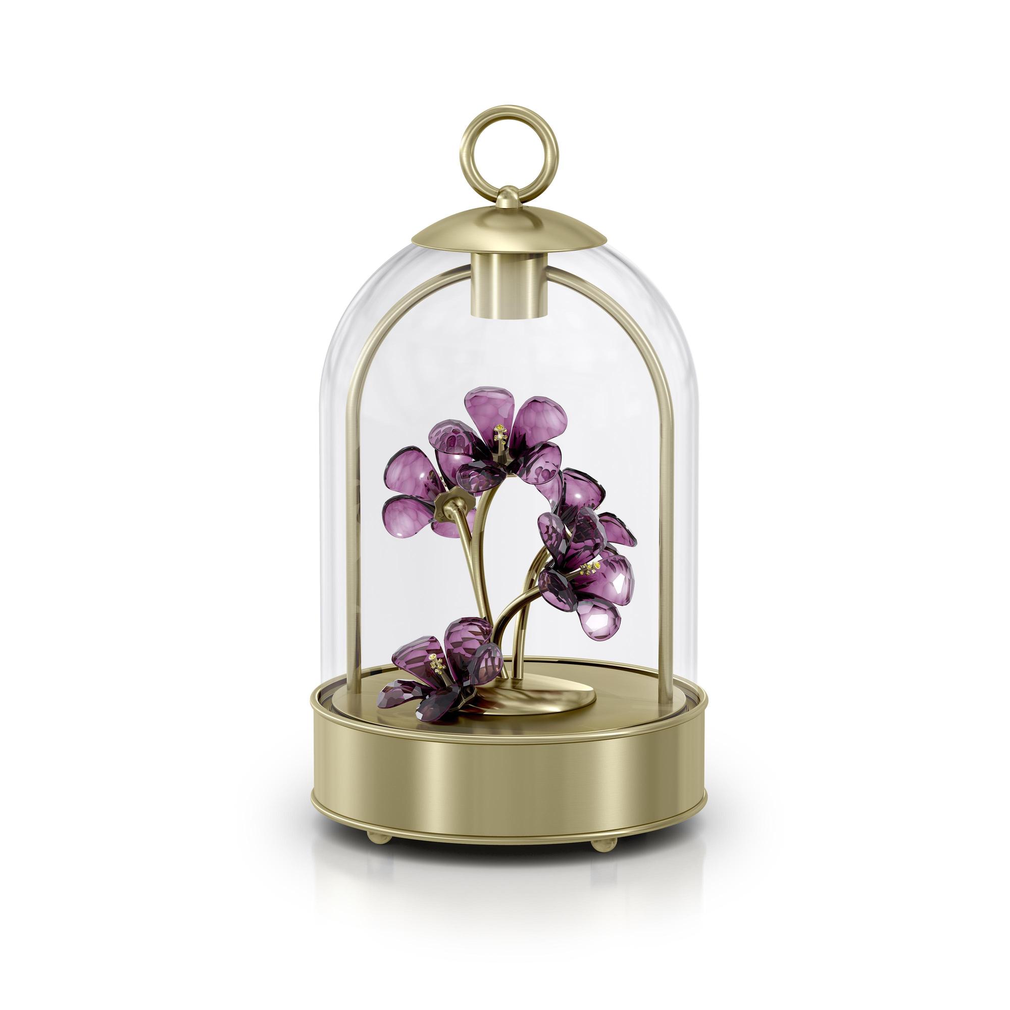 Garden Tales水晶鐘罩與芙蓉燈飾。NT$25,000(SWAROVSKI提供)