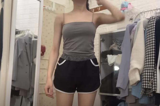 一名女學生的體育課作業，被瘋傳到一個數萬人的臉書社團，不少男網友留言騷擾。（翻攝自YouTube頻道）