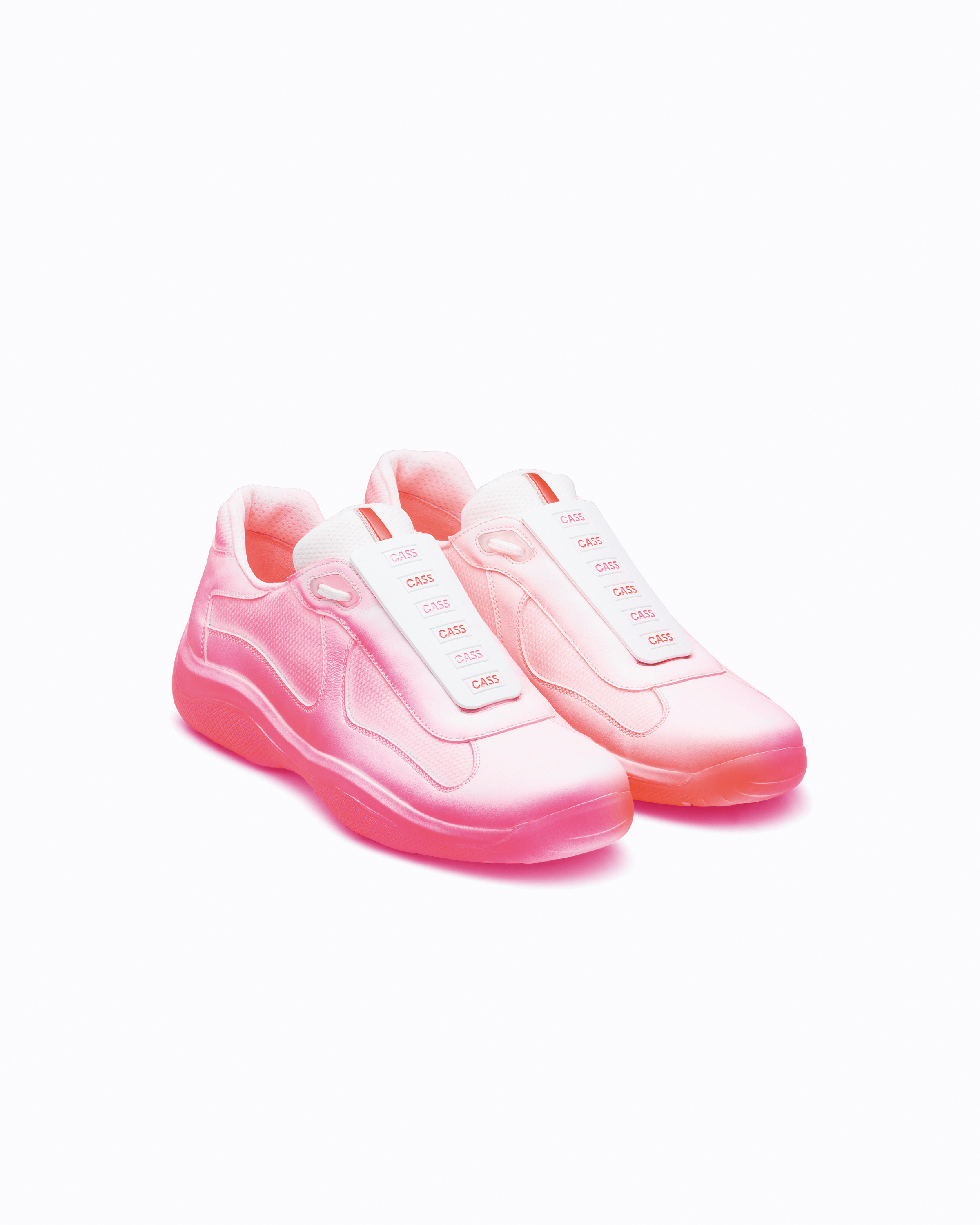 Cass x PRADA America's Cup「Rel3ase」聯名鞋款。NT62,000（Prada提供） 