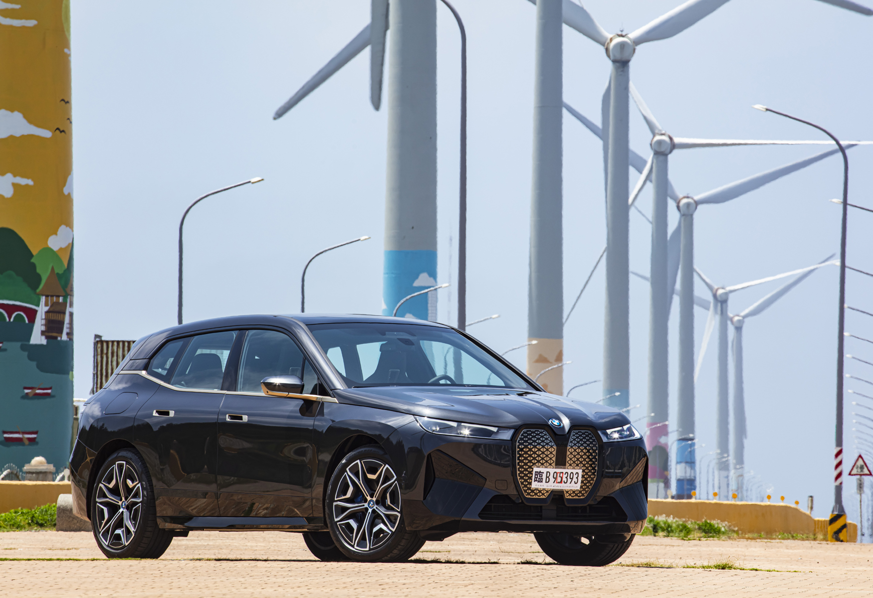 【鏡試駕】純電X檔案！BMW iX xDrive40旗艦版 