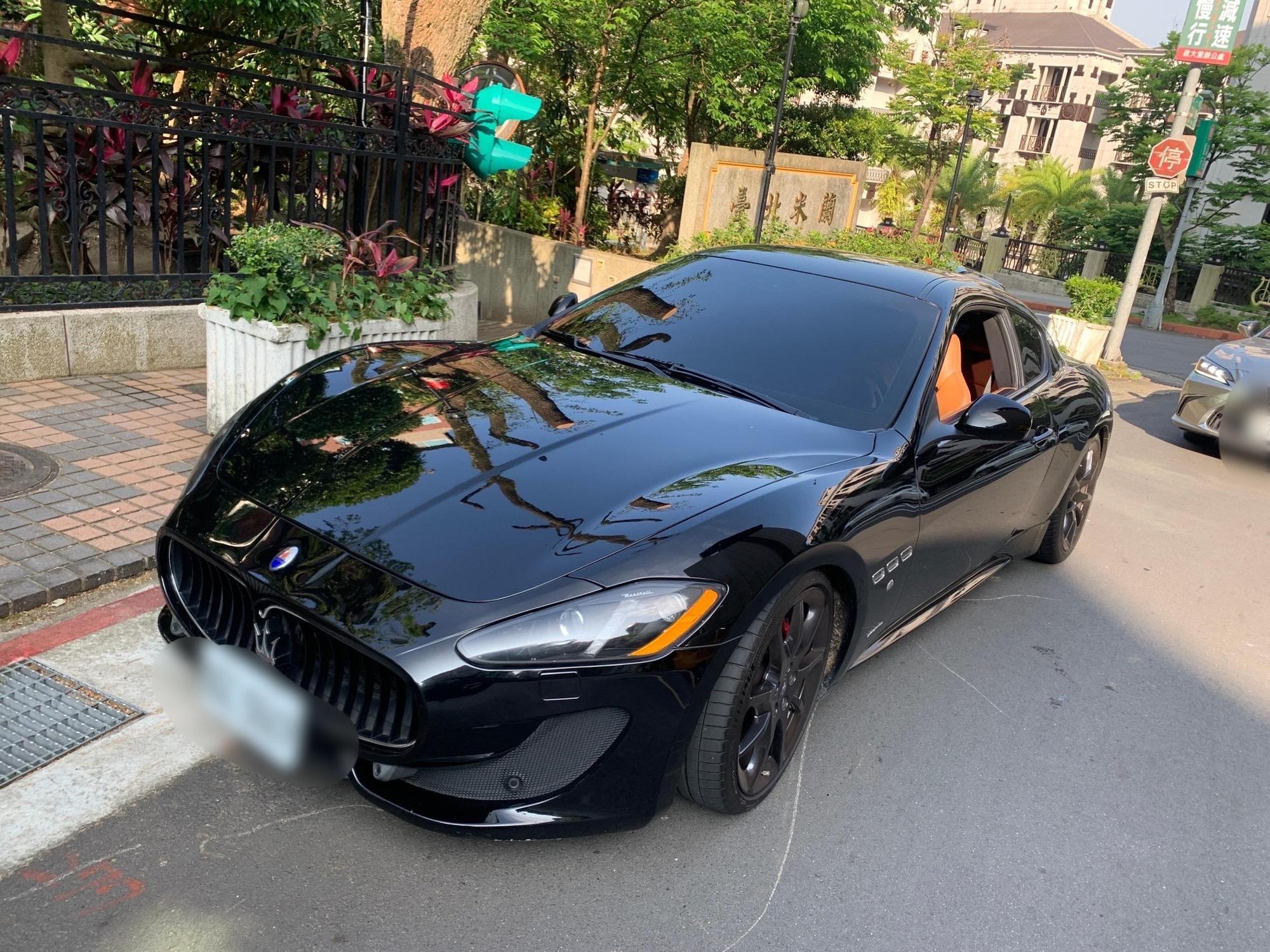 瑪莎拉蒂跑車車主涉嫌酒駕,遭扣車法辦。(翻攝畫面)