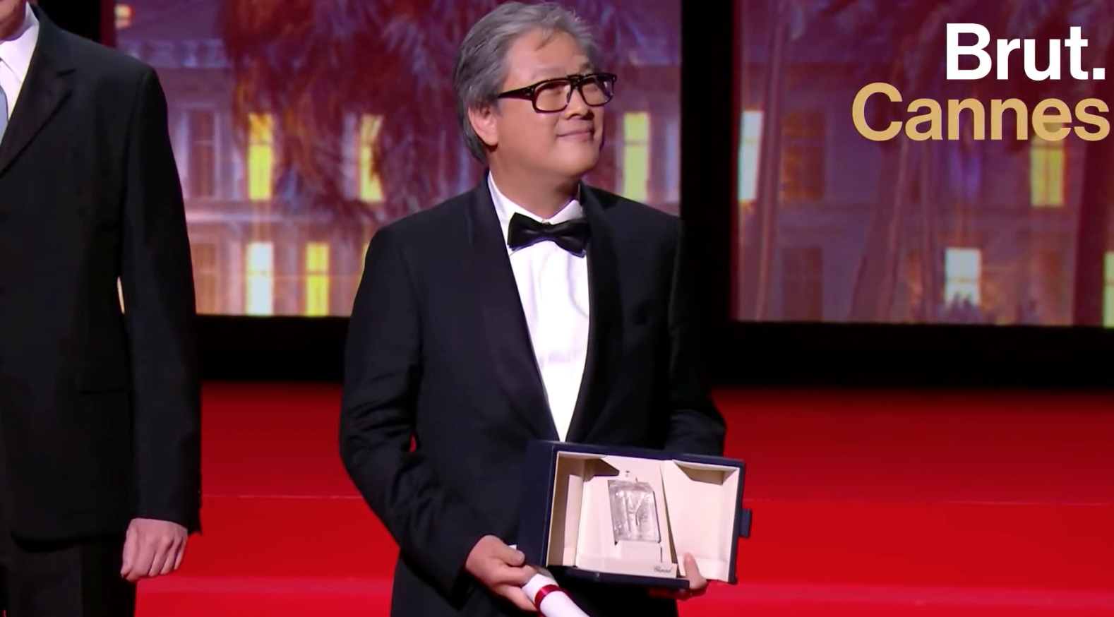 朴贊郁導演獲第75屆坎城影展最佳導演獎。(截圖自Brut. Cannes YT)