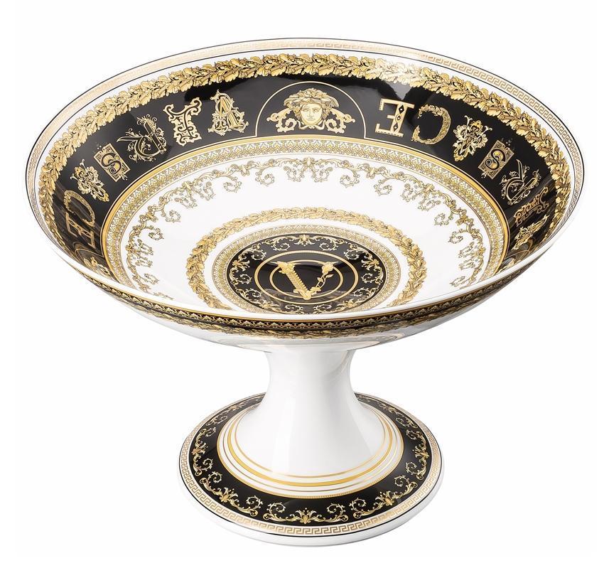 Virtus Gala黑白高腳盤 價格店洽Versace。（Versace提供）